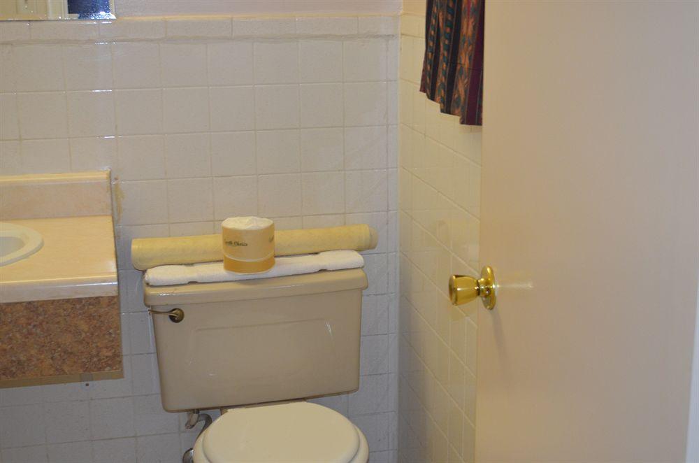 Equipamiento de Habitación Rodeway Inn & Suites Raton