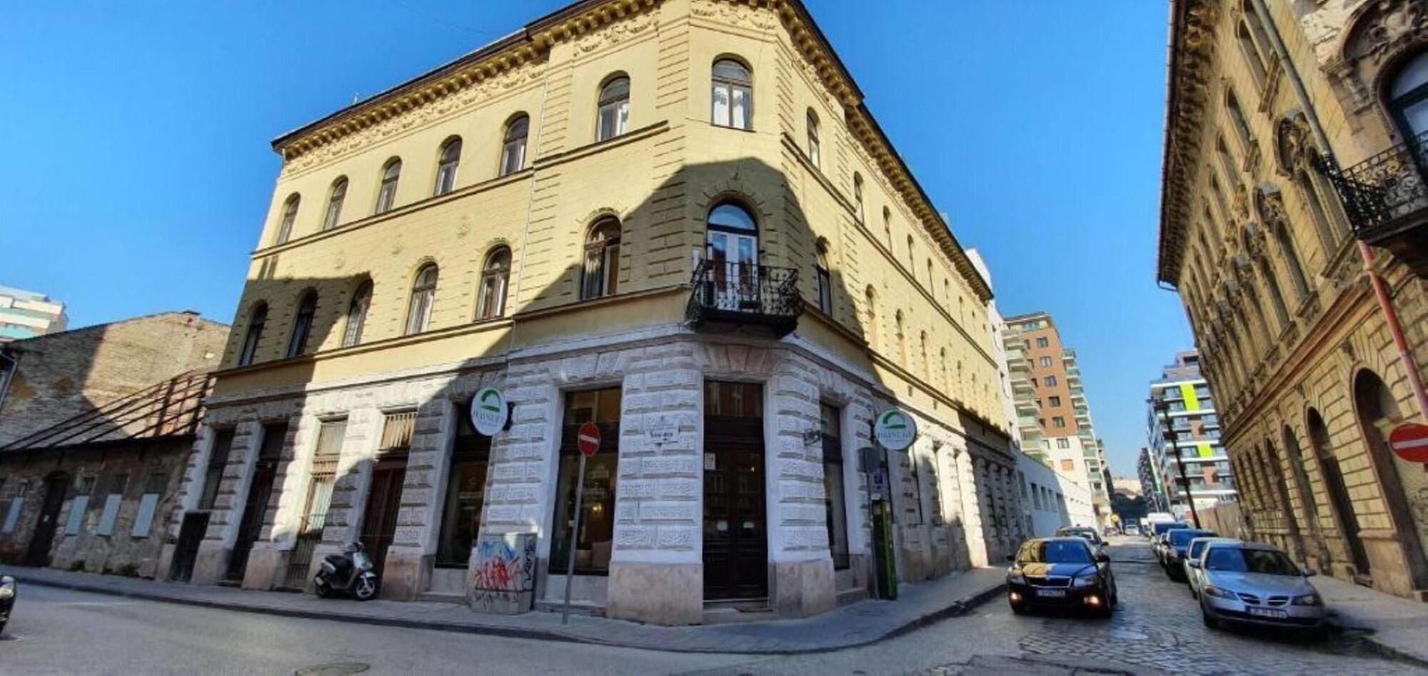 Vista Exterior GoodMo Budapest Smart Rooms