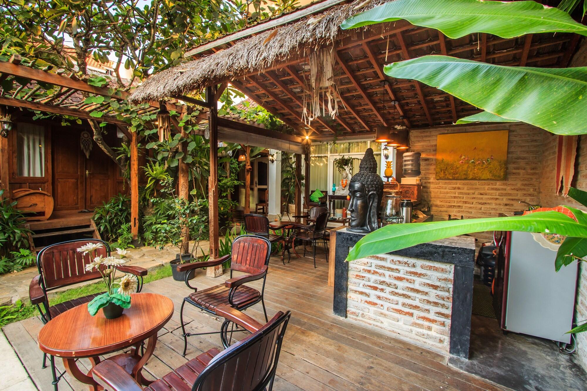 Restaurant Bening Hut and Spa