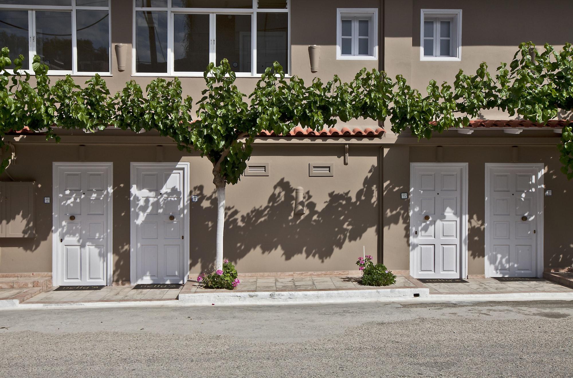 Vista Exterior Nelly's Apartments