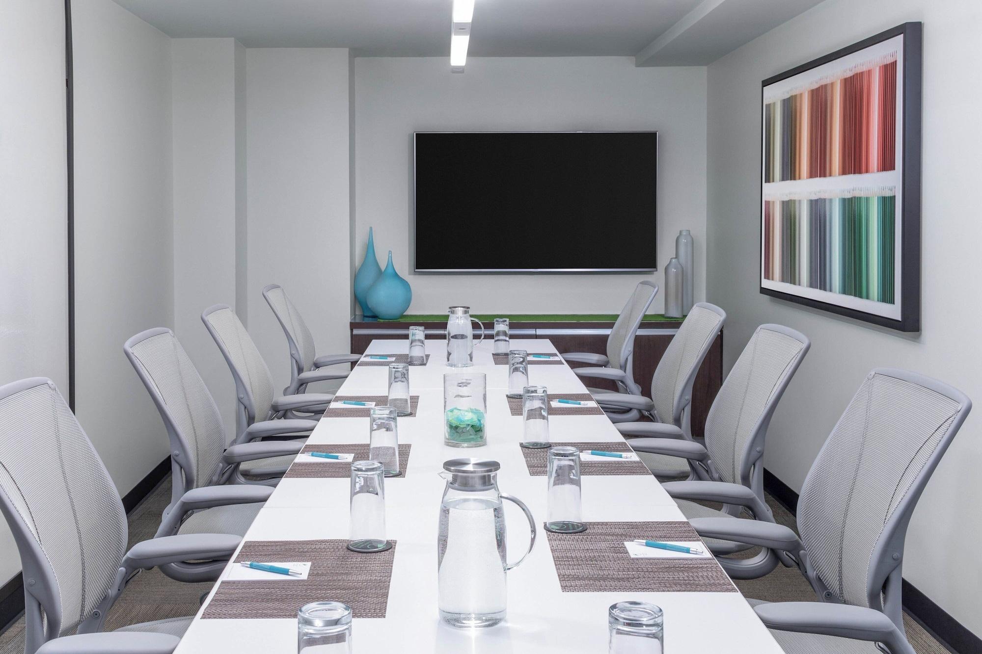 Sala de Reuniones Element New York Times Square West
