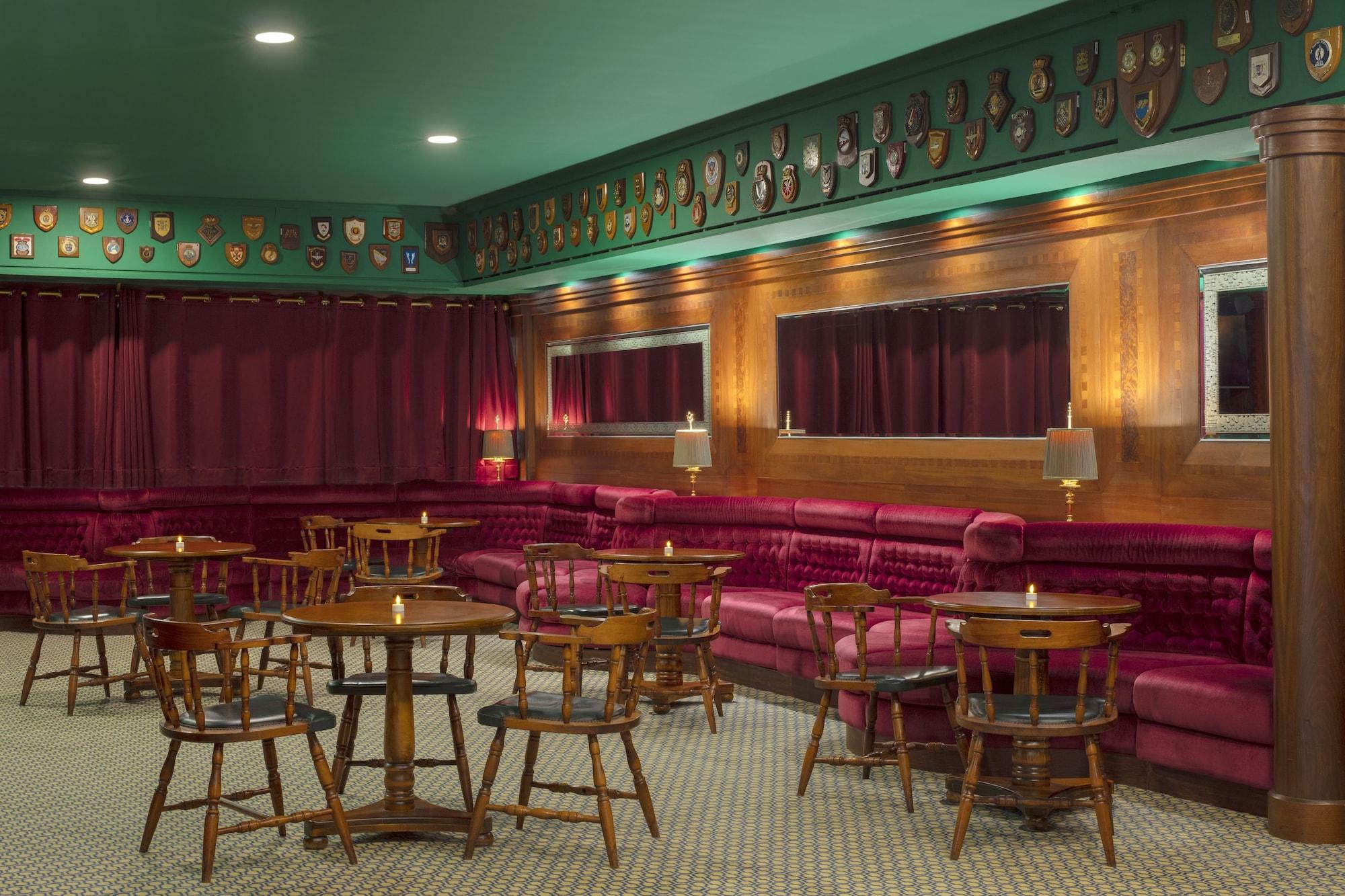 Bar/Salón Queen Elizabeth 2 Hotel by Accor