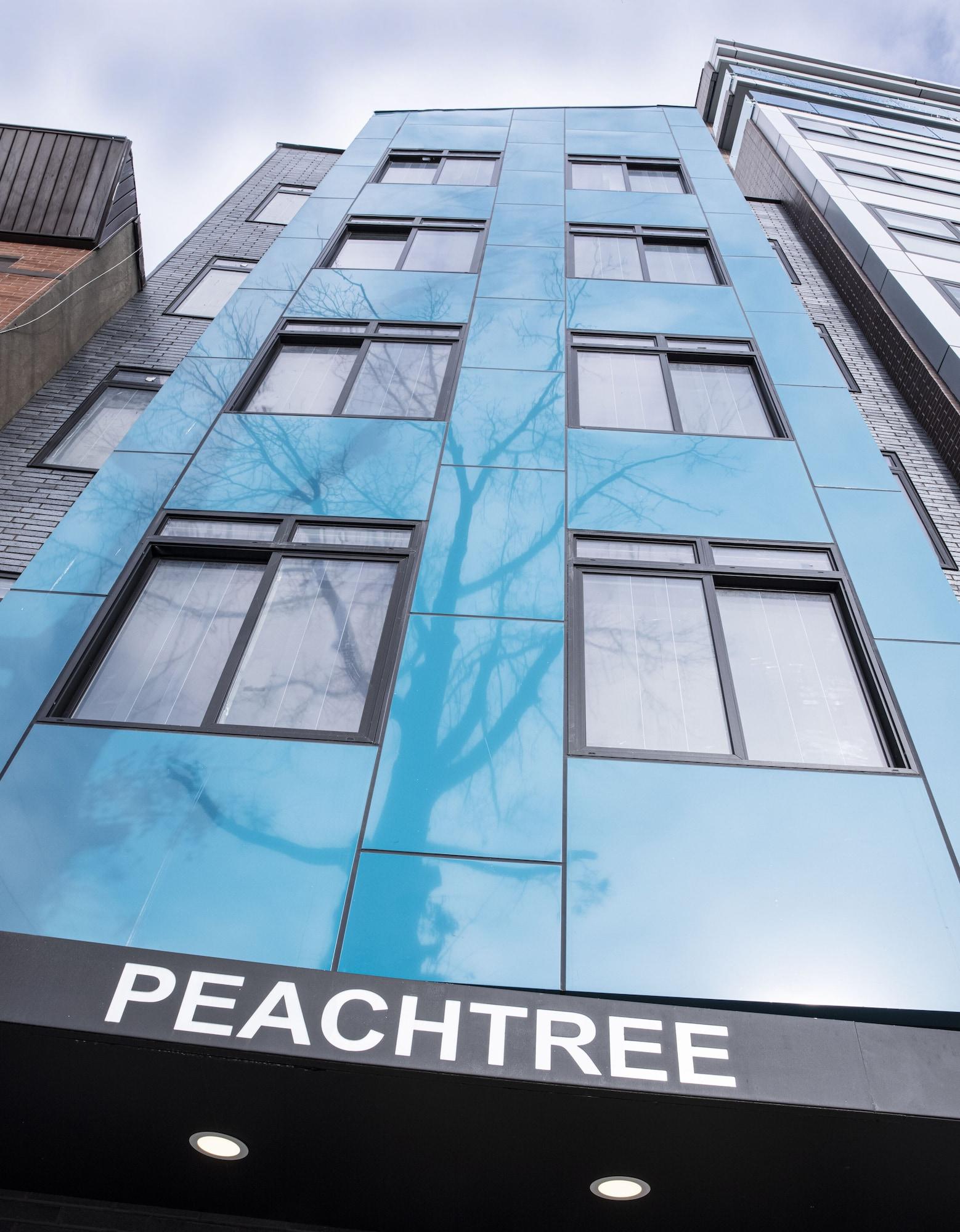 Varios Peachtree Suites