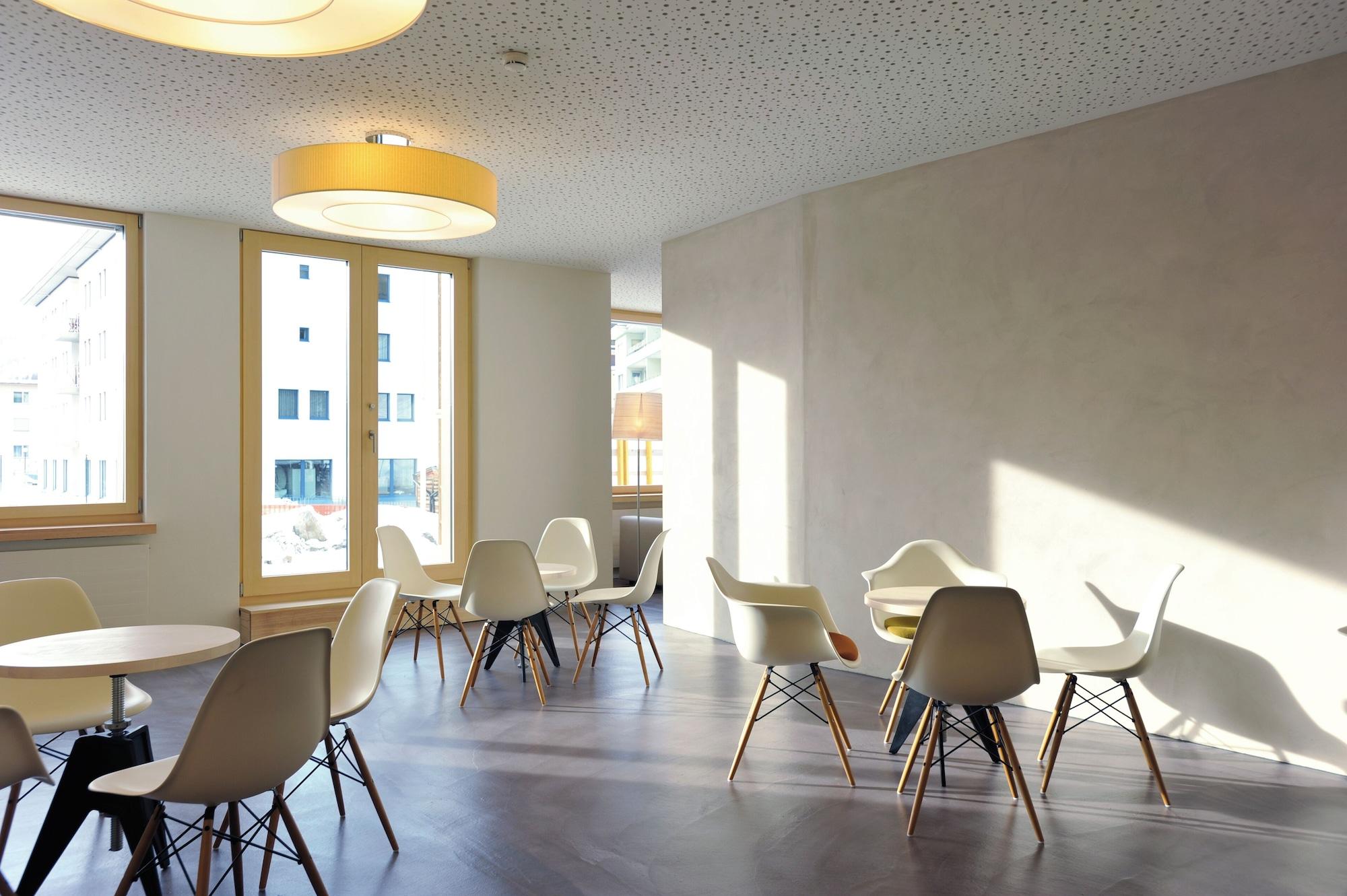 Sala de Reuniones Youth Hostel St. Moritz