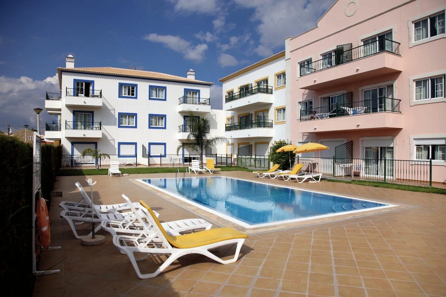 Vista Piscina Alagoa Azul Apartments