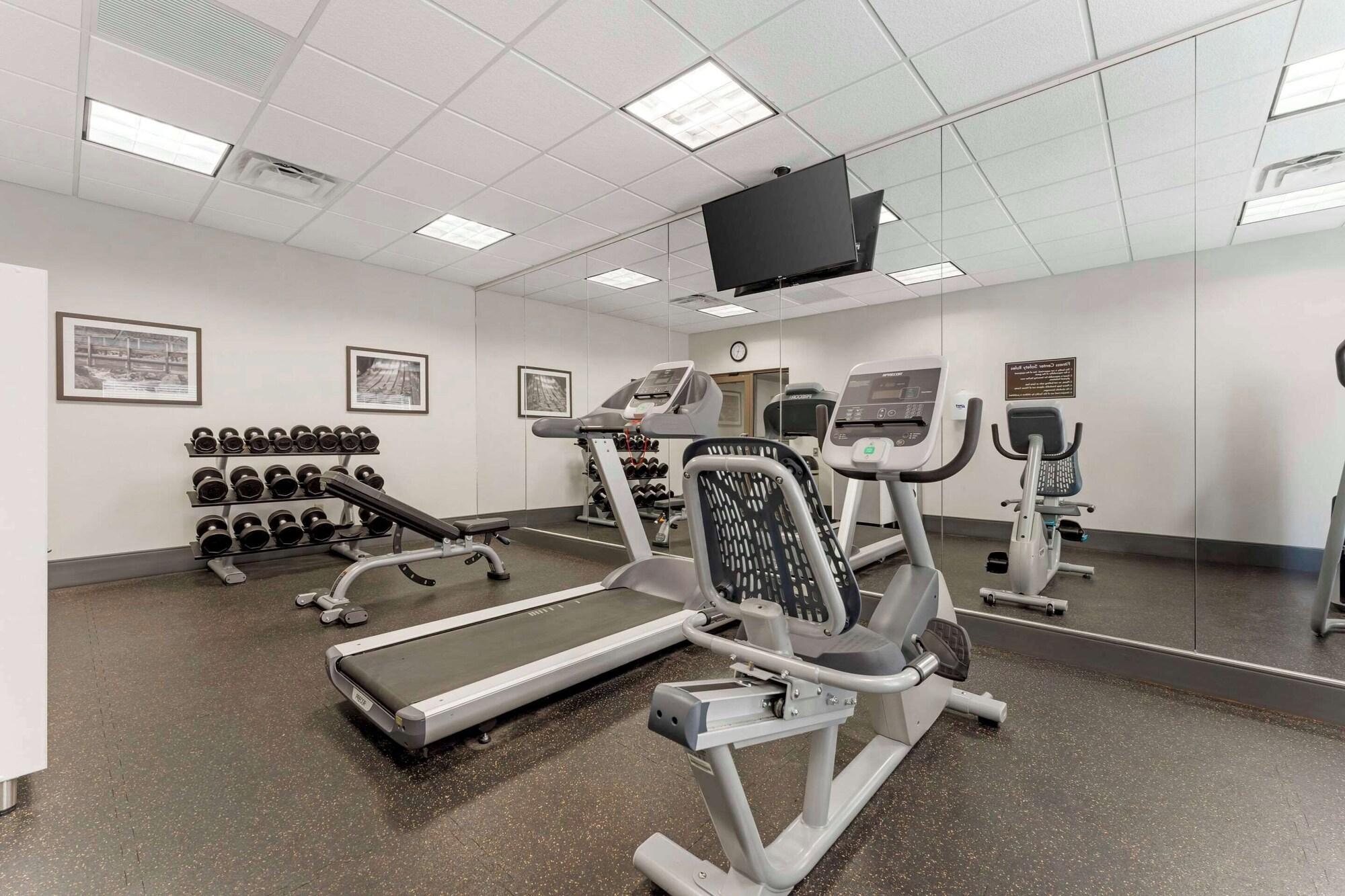 Gimnasio Sleep Inn & Suites Cumberland - LaVale