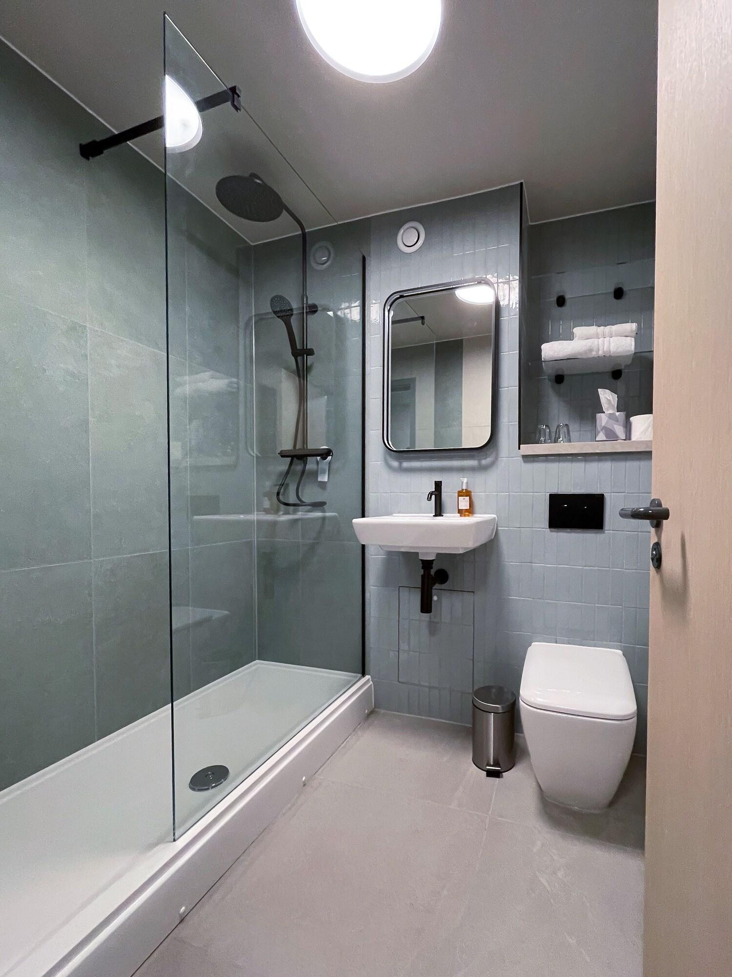 Equipamiento de Habitación Scarman - Warwick Conferences