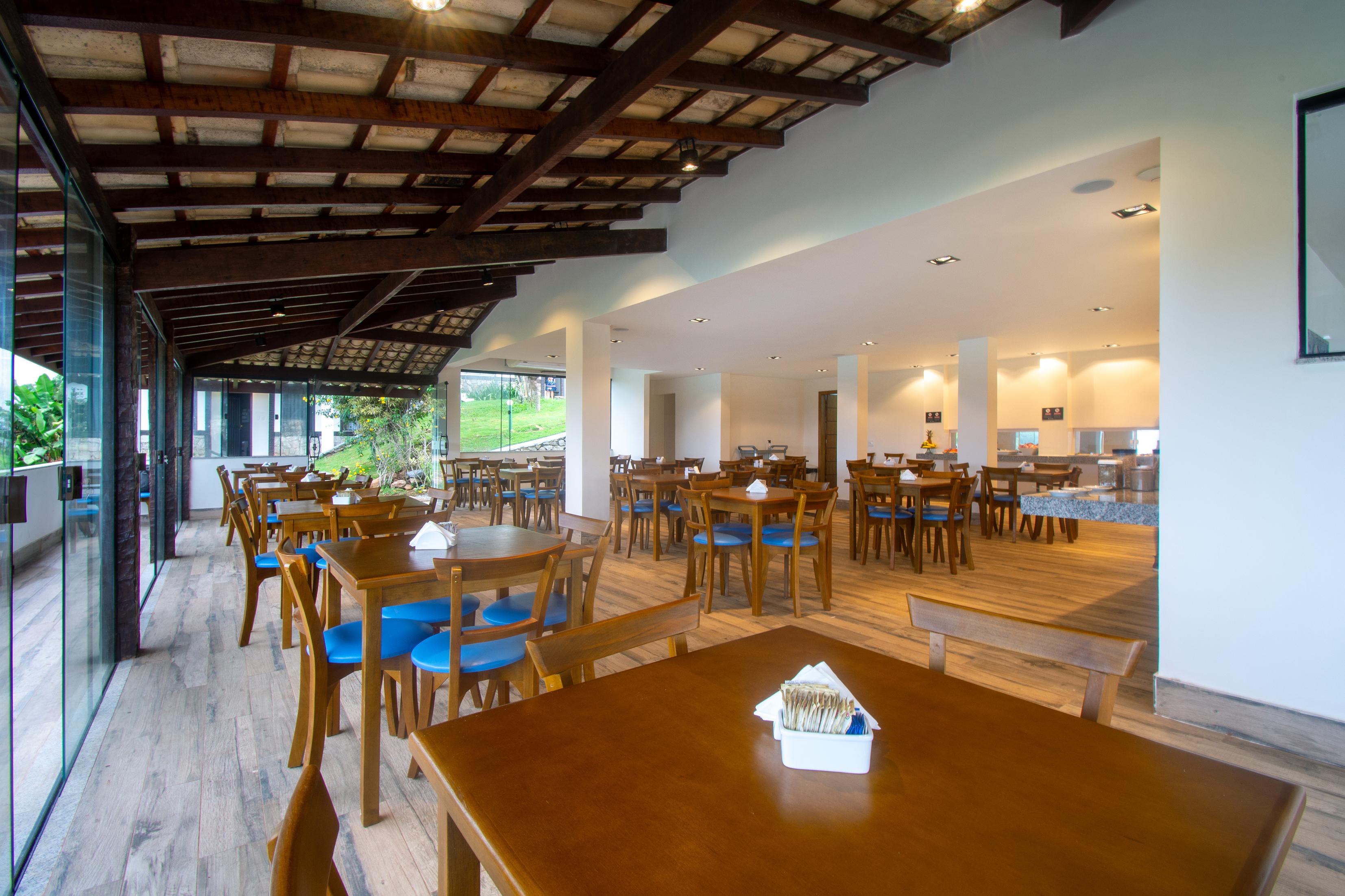 Bar/Salón Gammel Dansk by Latitud Hoteles