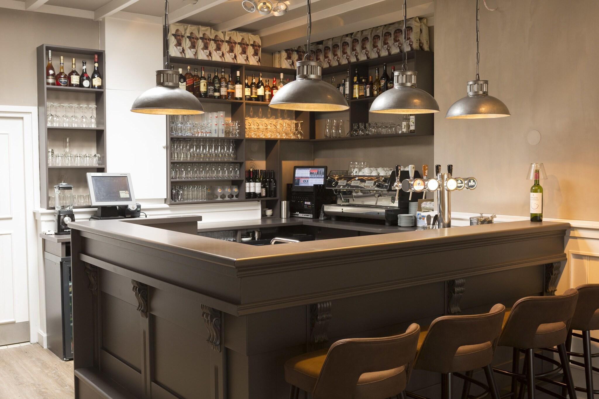 Bar/Salón Hotel De Hoeve van Nunspeet
