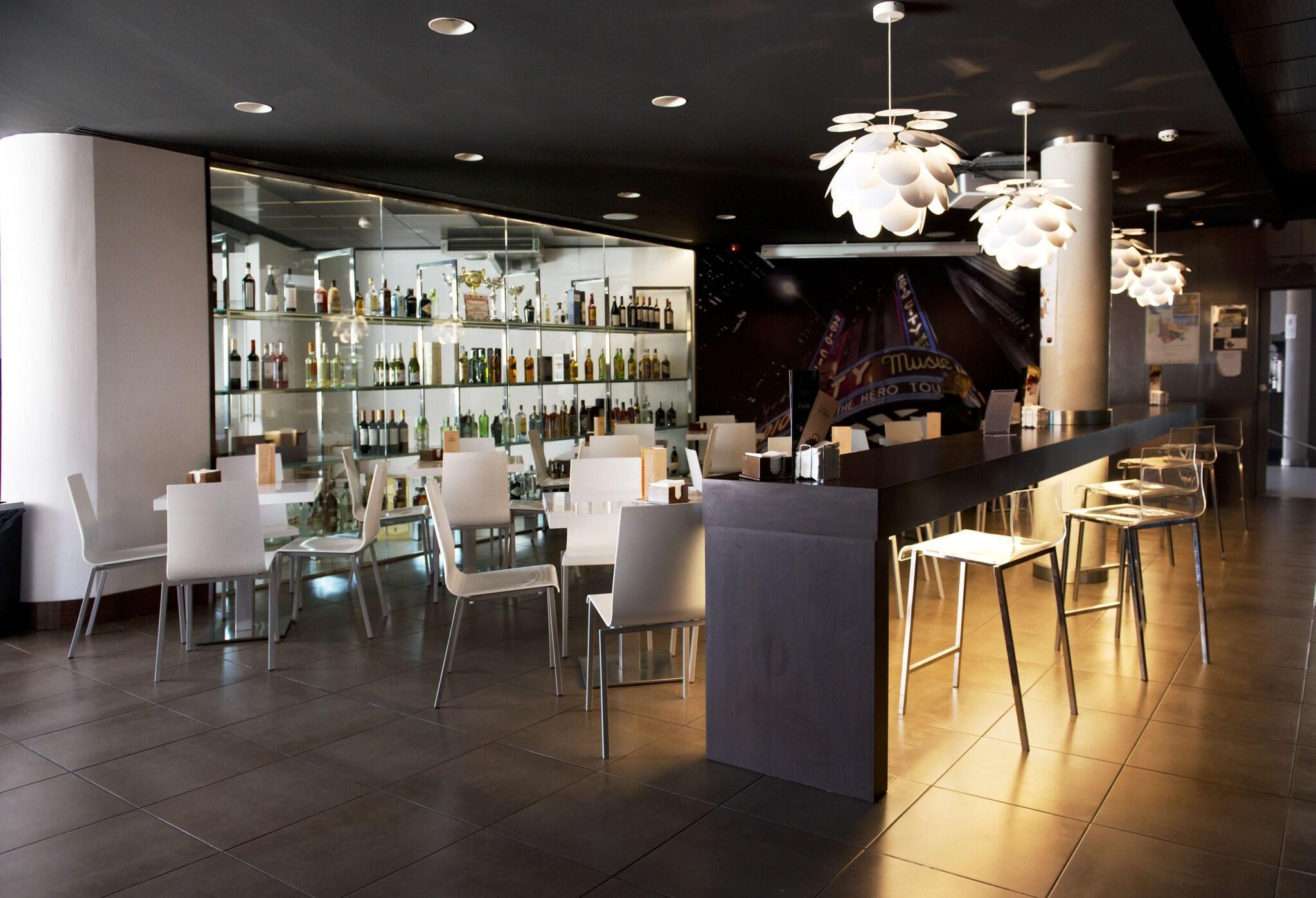 Vista Lobby Hotel Tach Madrid Airport