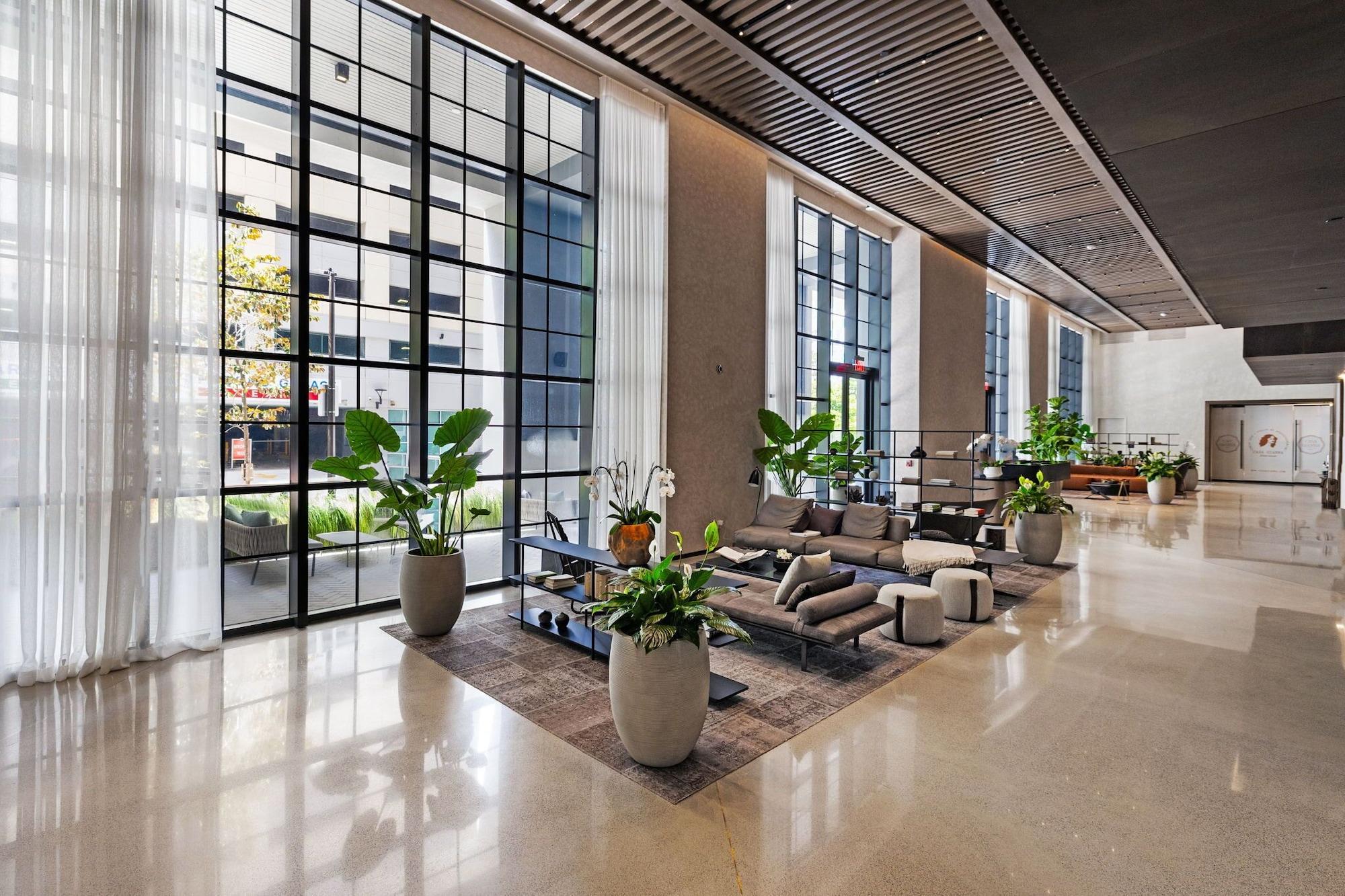 Vista Lobby Downtown Studio w City Views