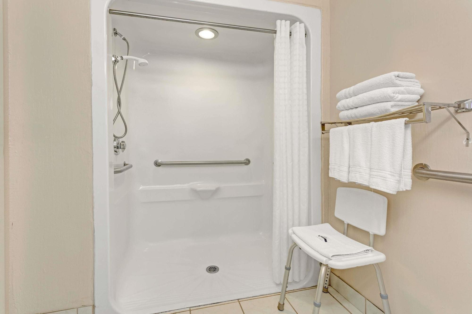 Equipamiento de Habitación Microtel Inn & Suites by Wyndham Florence/Cincinnati Airport