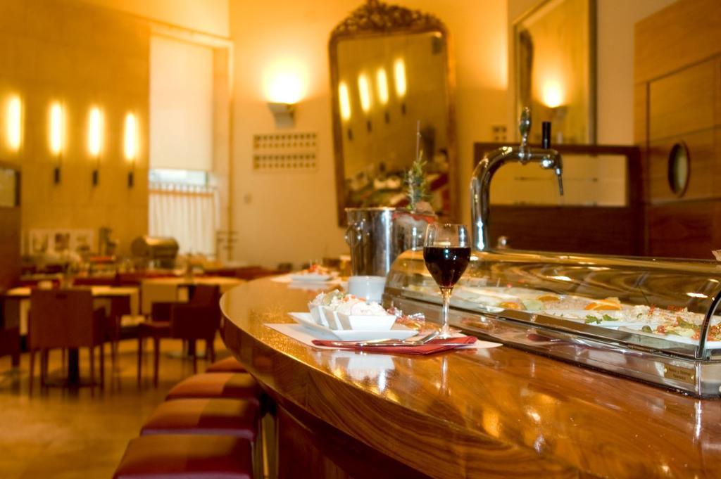 Bar/Salón Sercotel Palacio de Tudemir