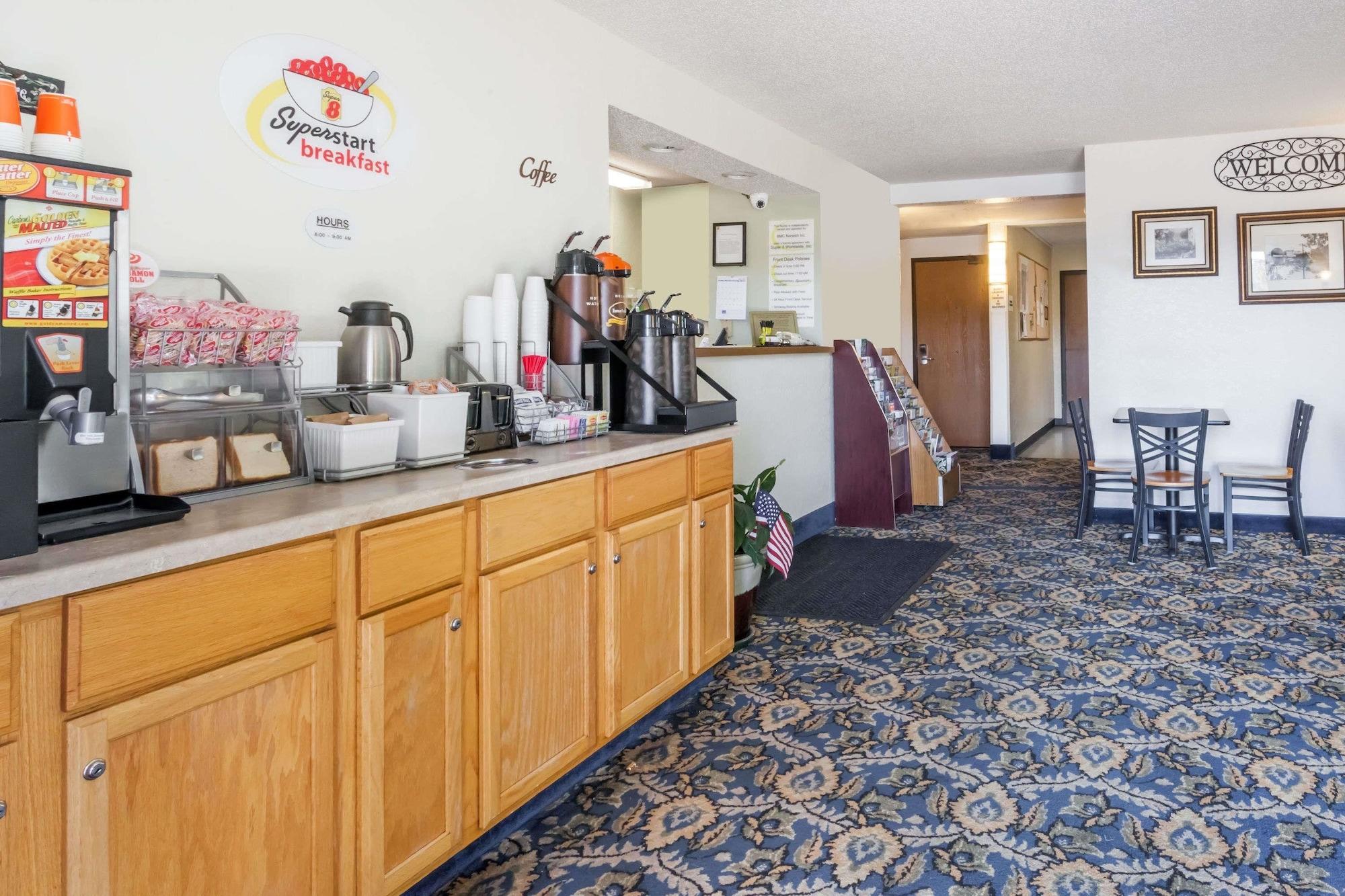 Comodidades del Alojamiento Super 8 by Wyndham Norwich