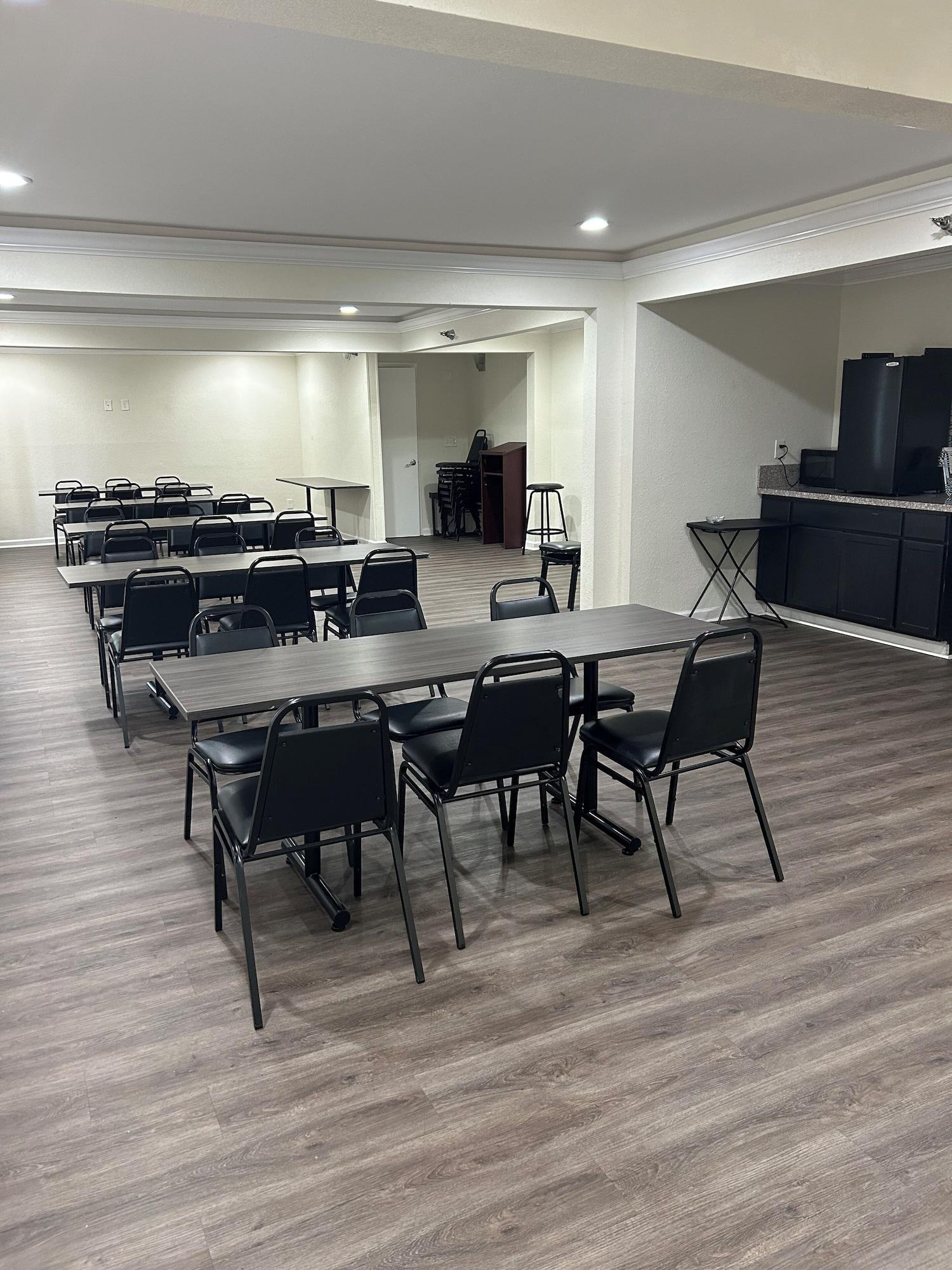 Sala de Reuniones Clarion Pointe - Greensboro Coliseum Area