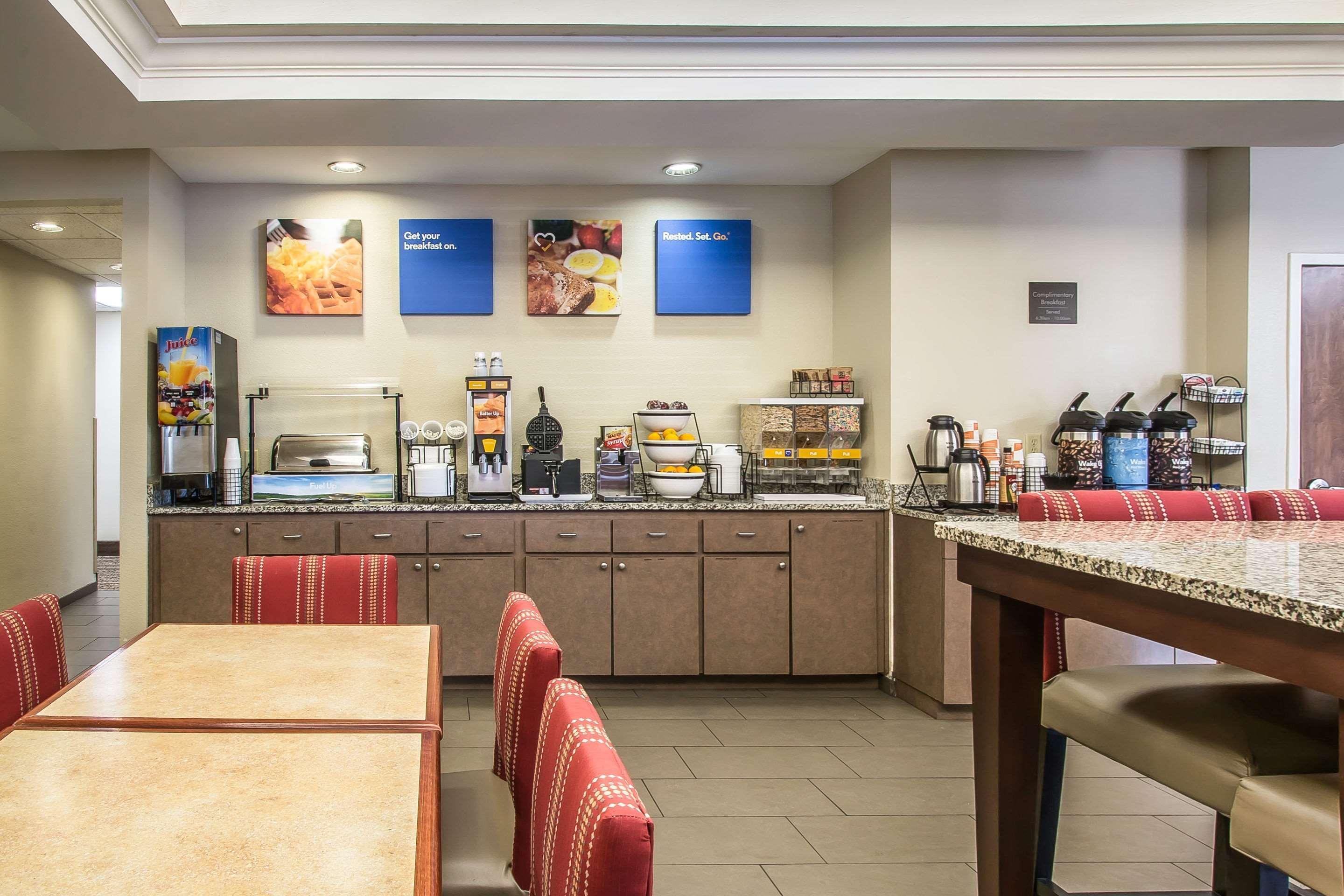 Restaurant Comfort Inn & Suites Deland - Near University