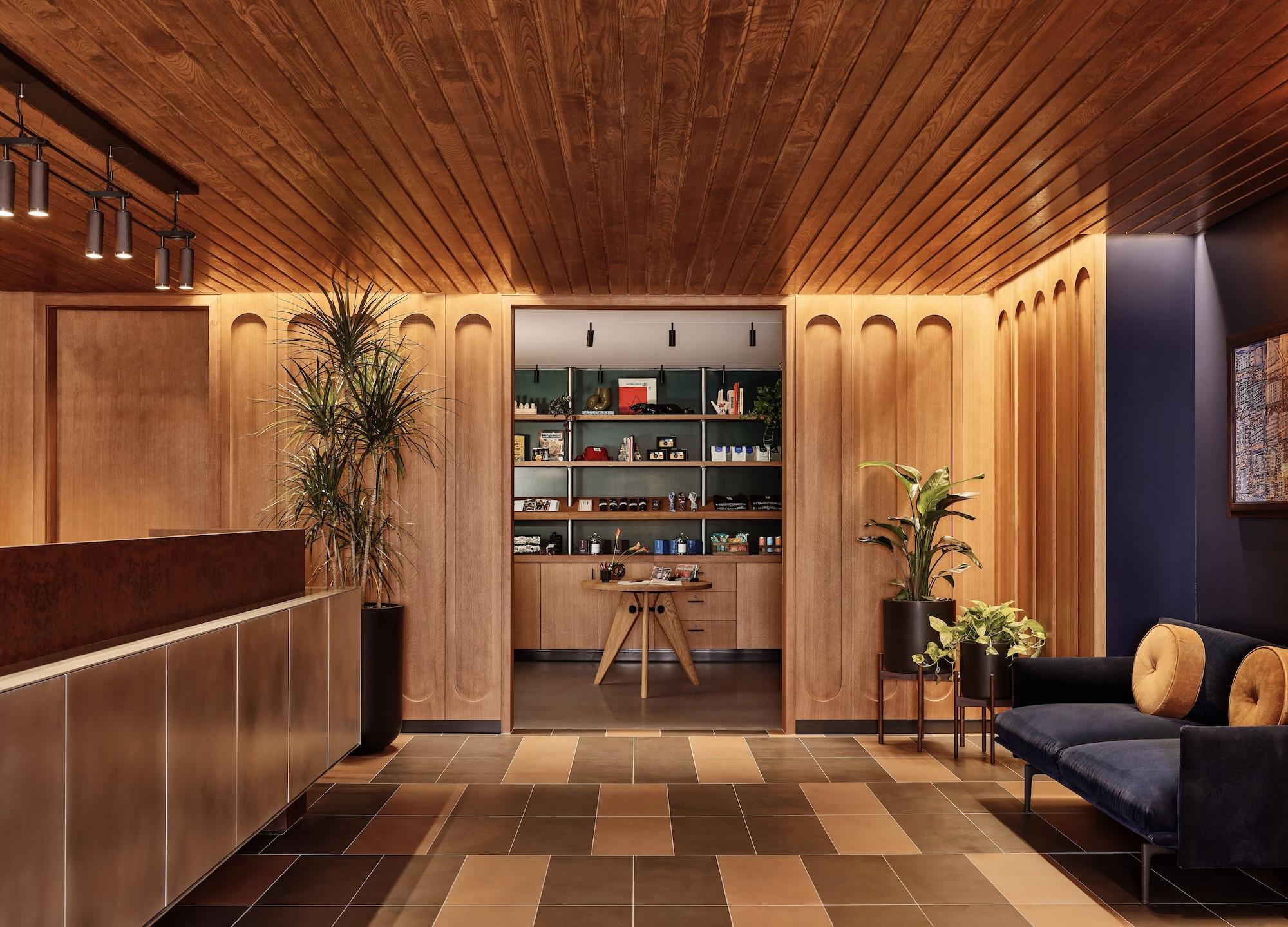 Vista Lobby Romer Hell's Kitchen