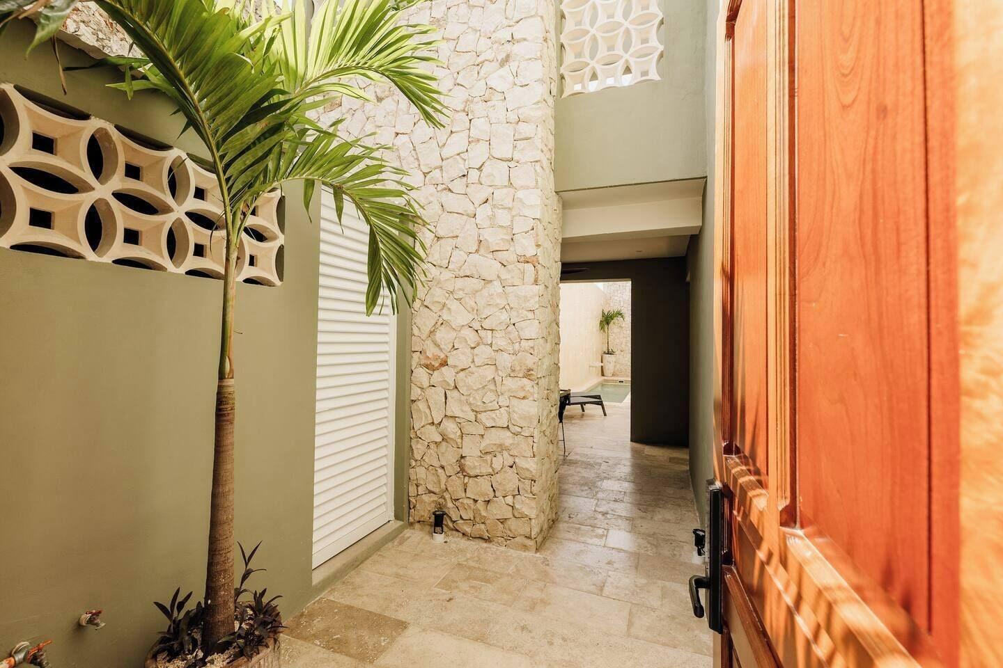 Baño Private suite with garden view