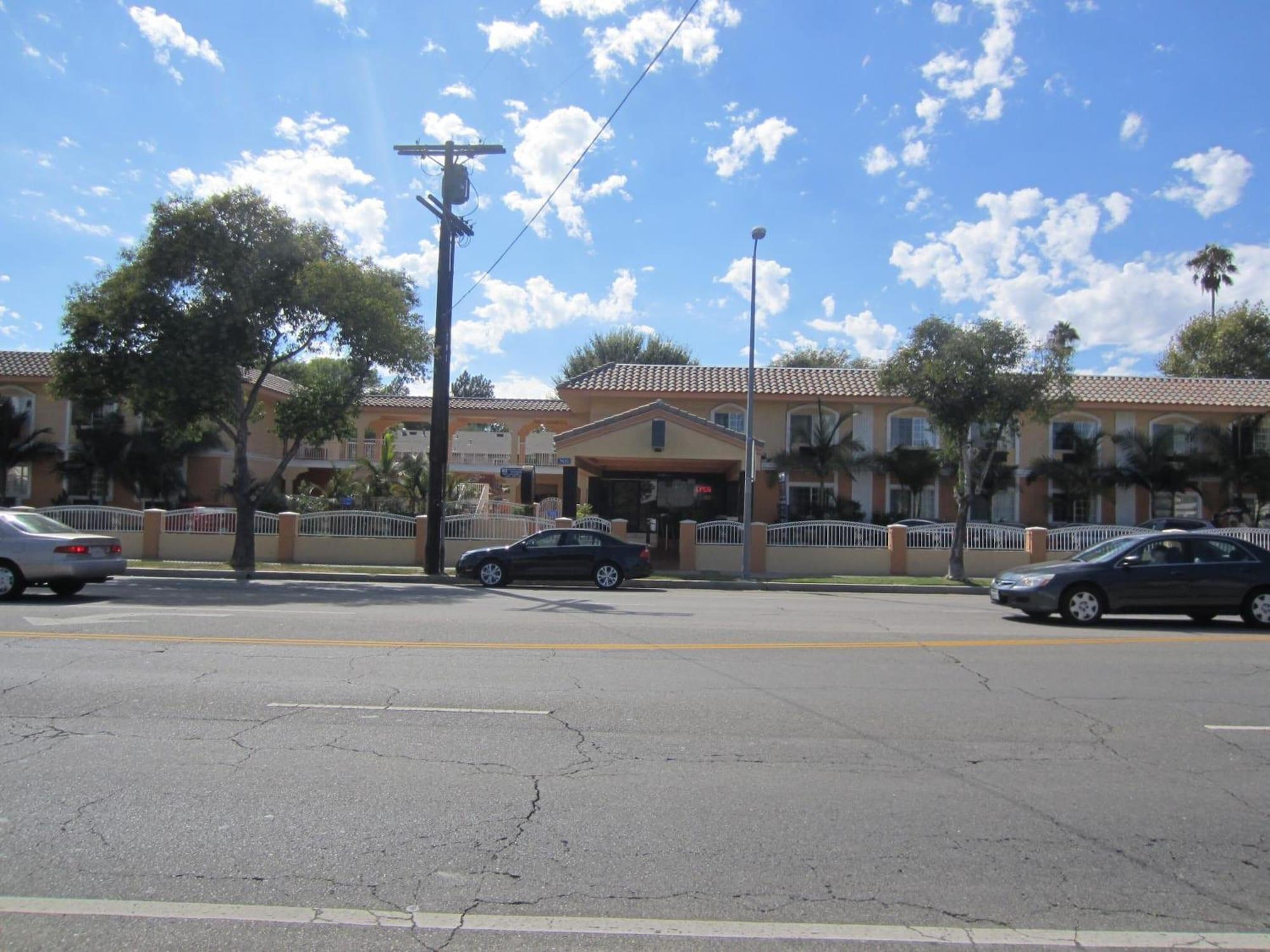 Comodidades del Alojamiento Starlight Inn Canoga Park