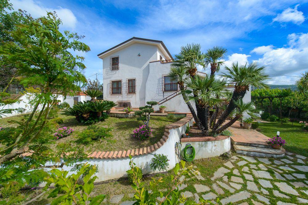 Varios B&B Li Fringi