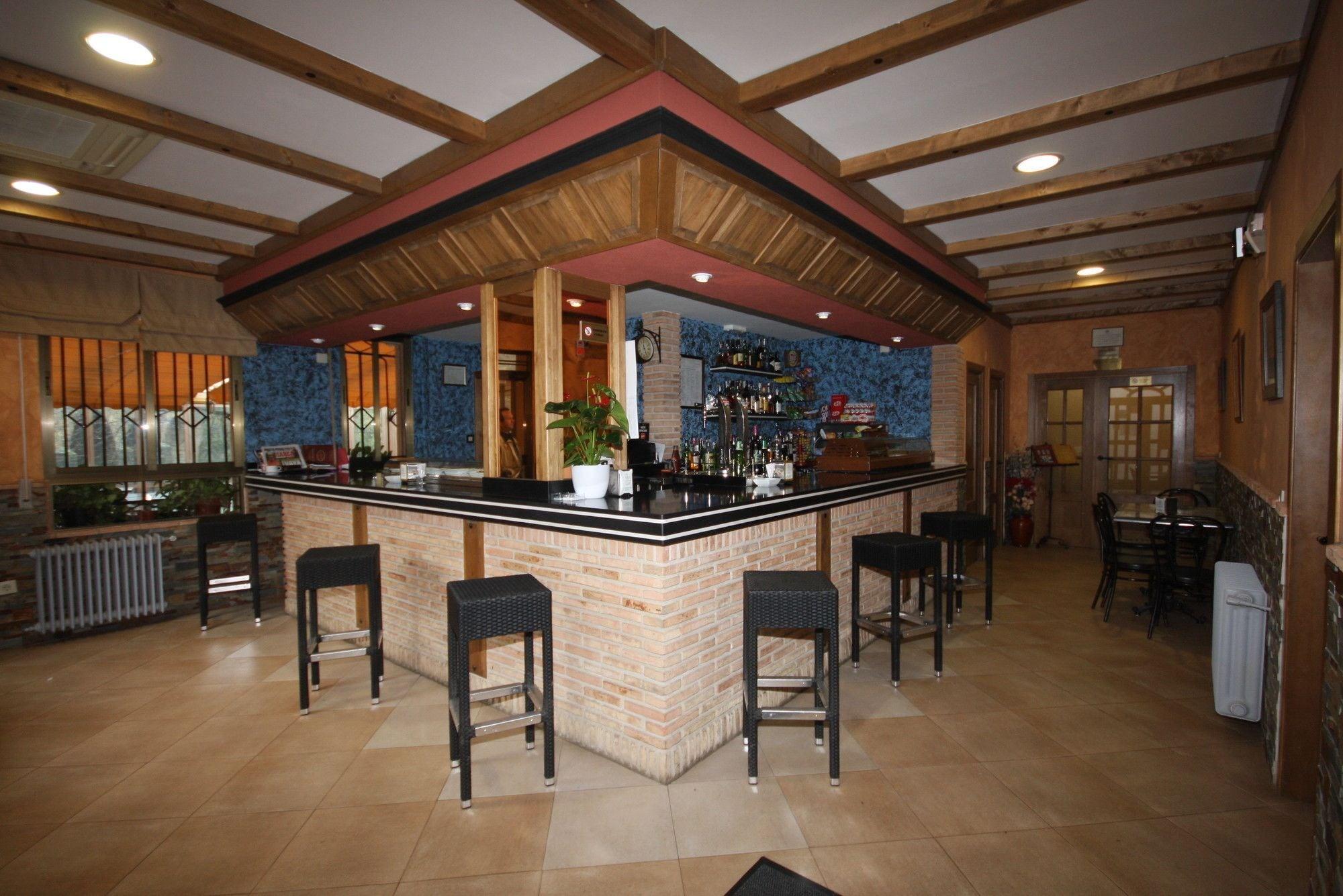 Bar/Salón Hotel El Puente