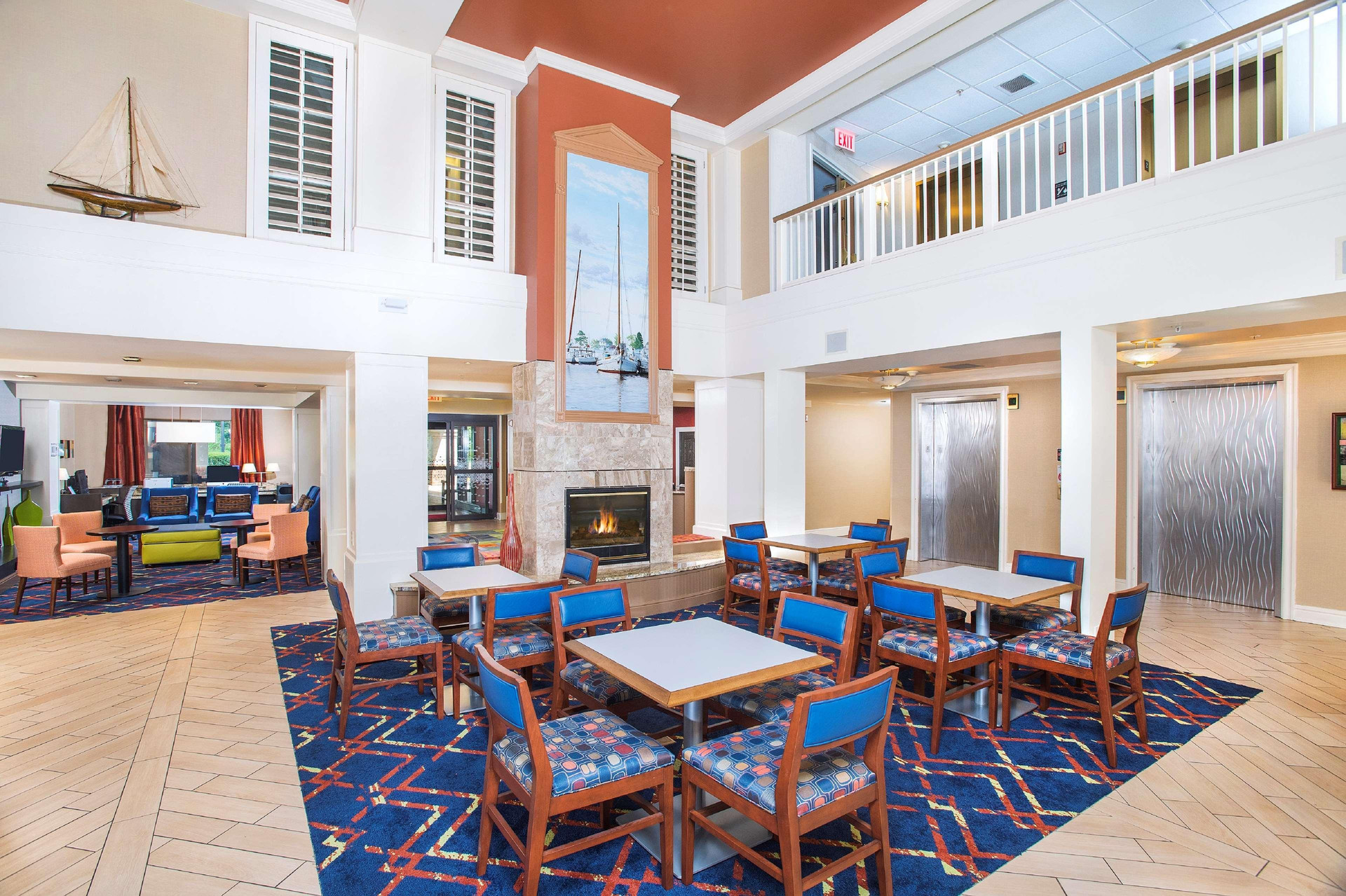 Vista Lobby Hampton Inn & Suites Annapolis
