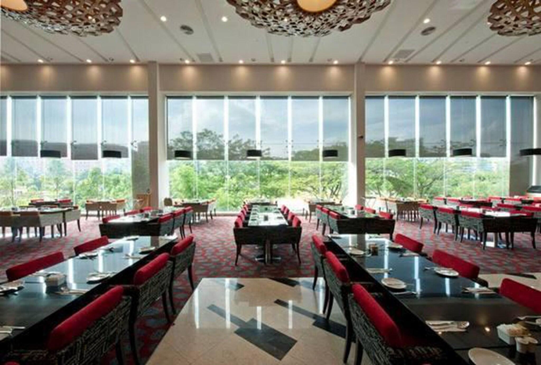 Restaurant The Everly Putrajaya