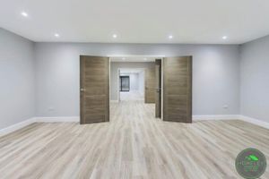 Alquiler Vacacional - Private gated 5-bedroom home in stunning village location.