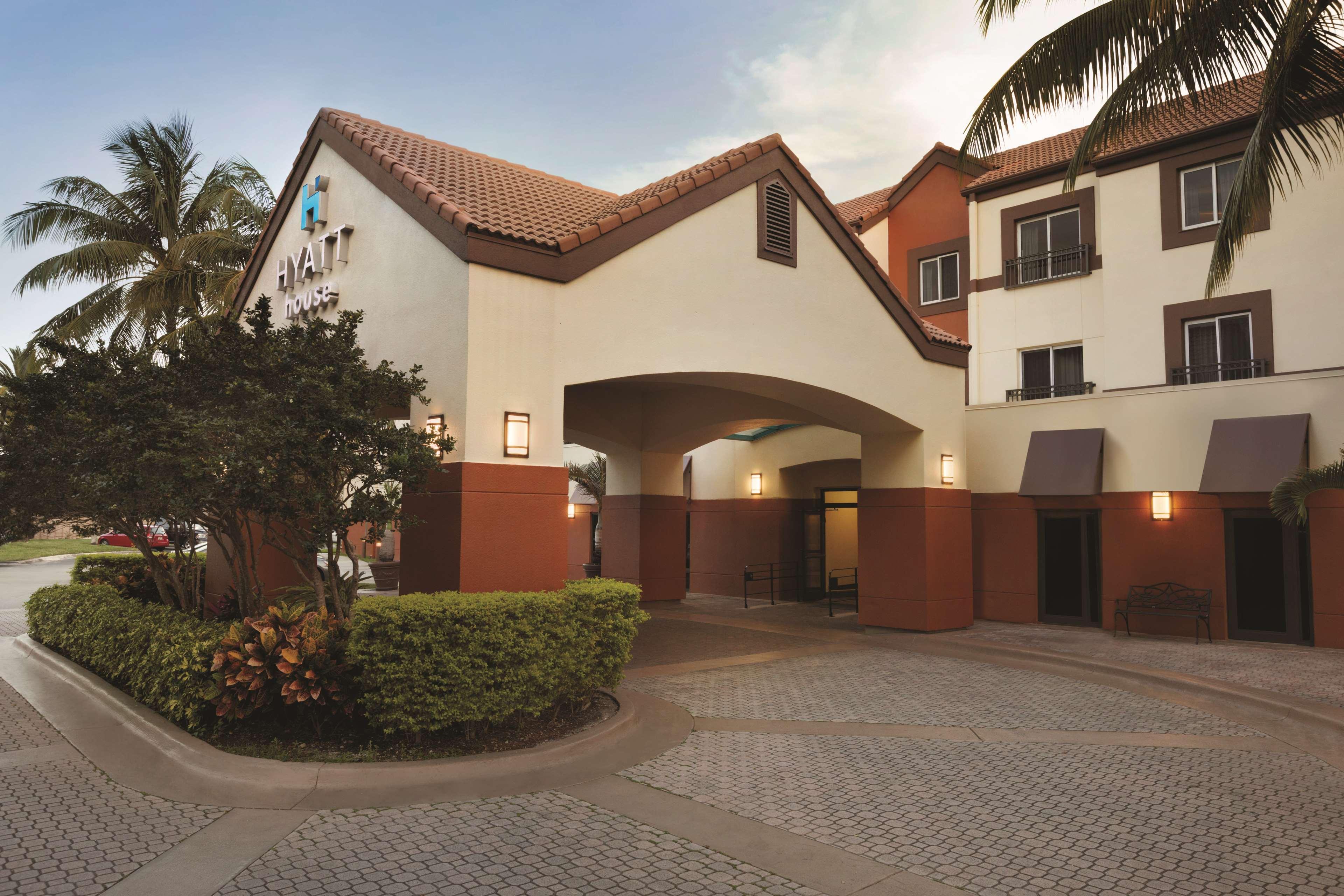 Vista Exterior HYATT house Miami Airport