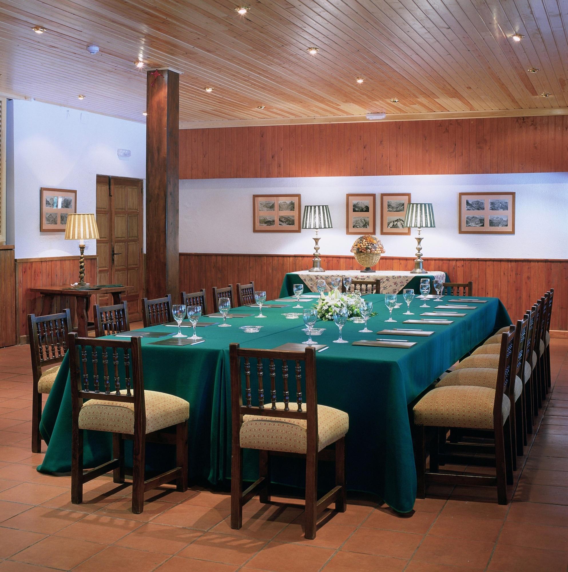 Sala de Reuniones Parador De Bielsa