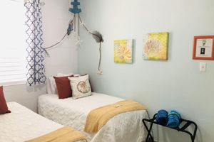 Alquiler Vacacional - Casa Polanco -Gorgeous Home W/ Salt- Water Pool/Solar Panels
Recently remodeled