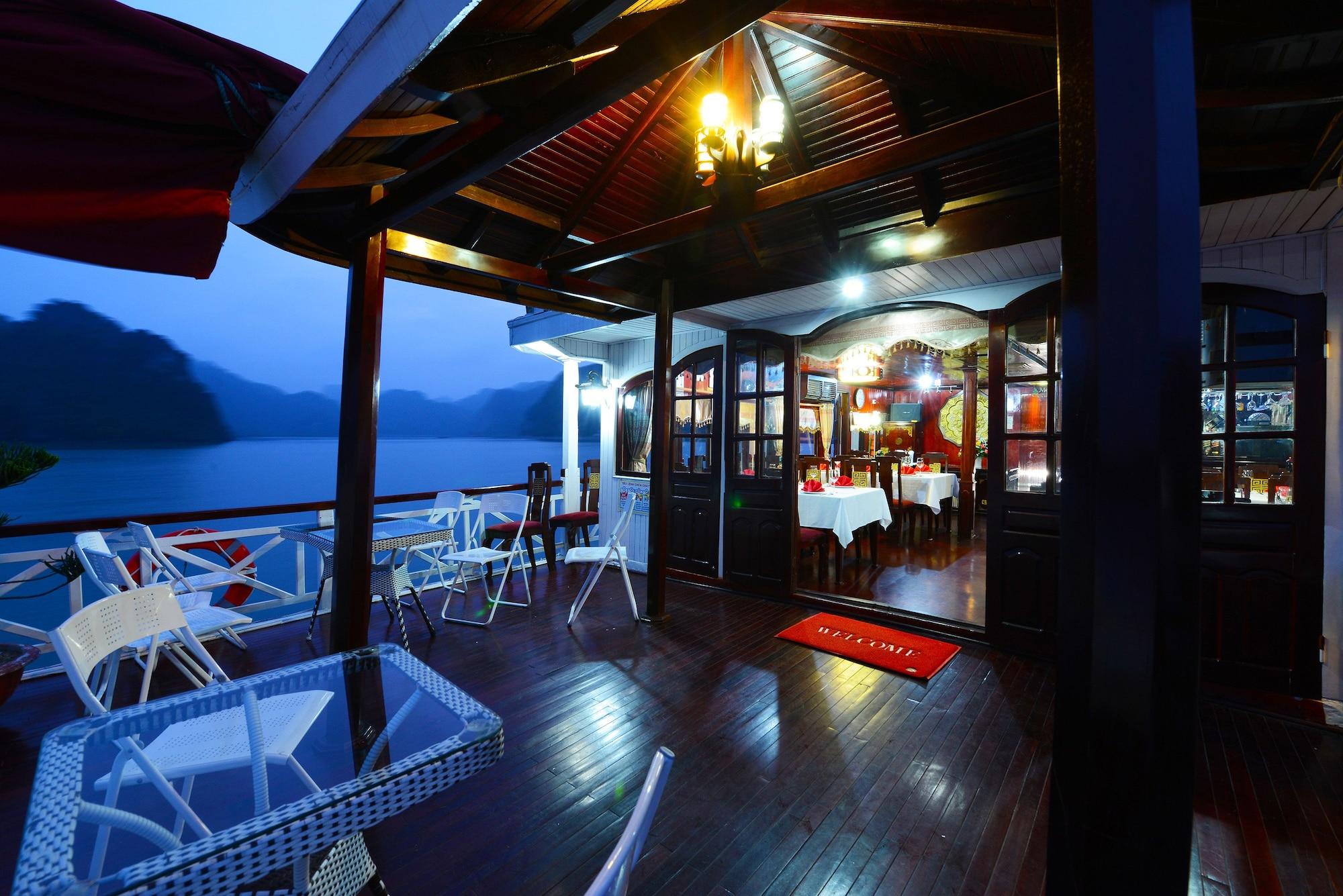 Vista Lobby Imperial Legend Cruise Halong