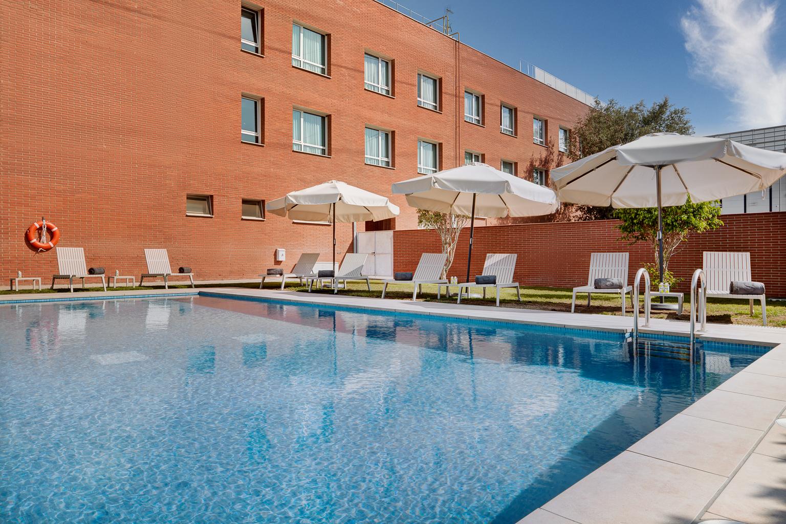 Vista Piscina Sercotel Sant Boi