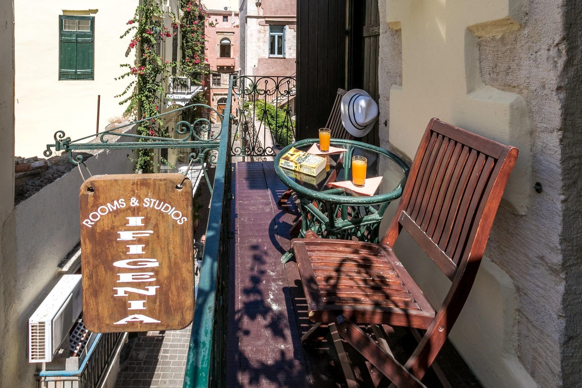 Equipamiento de Habitación Ifigenia Luxury Suites and Villas