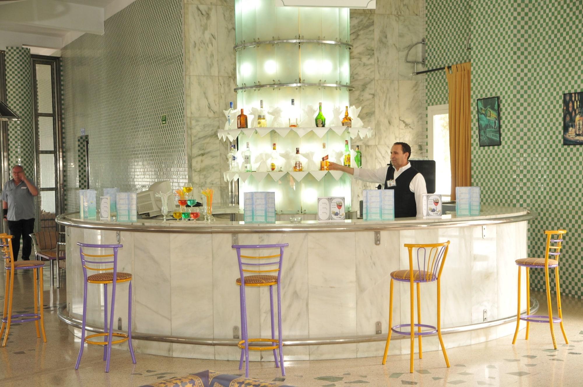 Bar/Salón Tagadirt Appart-Hotel