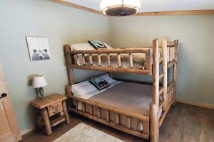 Alquiler Vacacional - Beautifully fully remodeled cabin in the woods