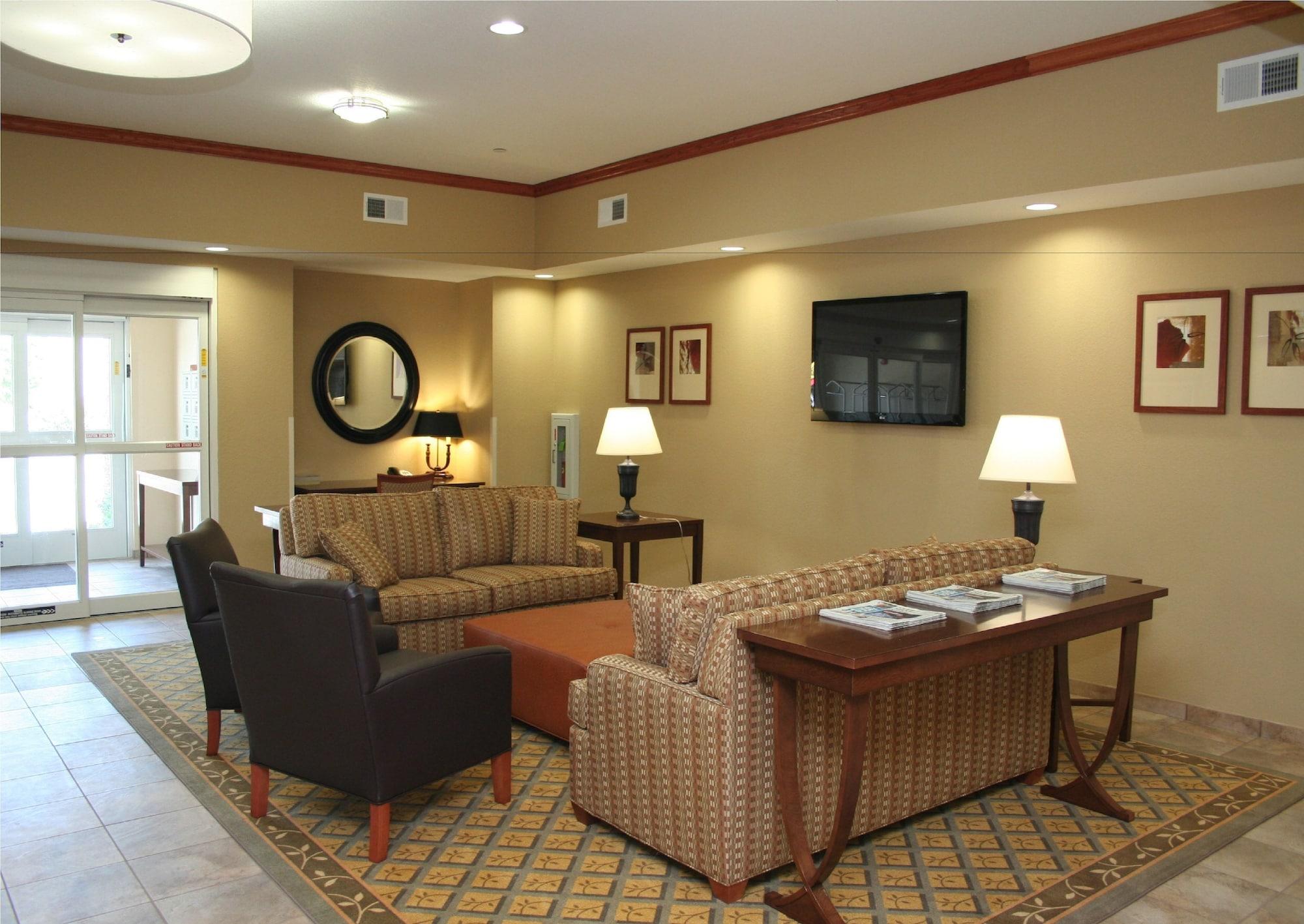 Vista Lobby Candlewood Suites Avondale - New Orleans by IHG