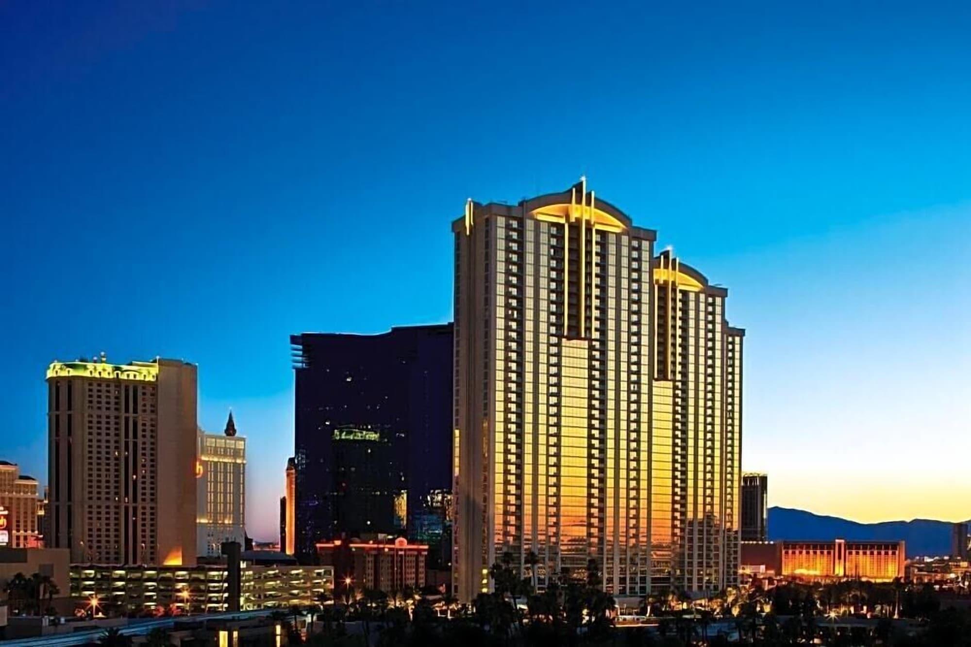 Vista Exterior MGM Signature Executive Suite