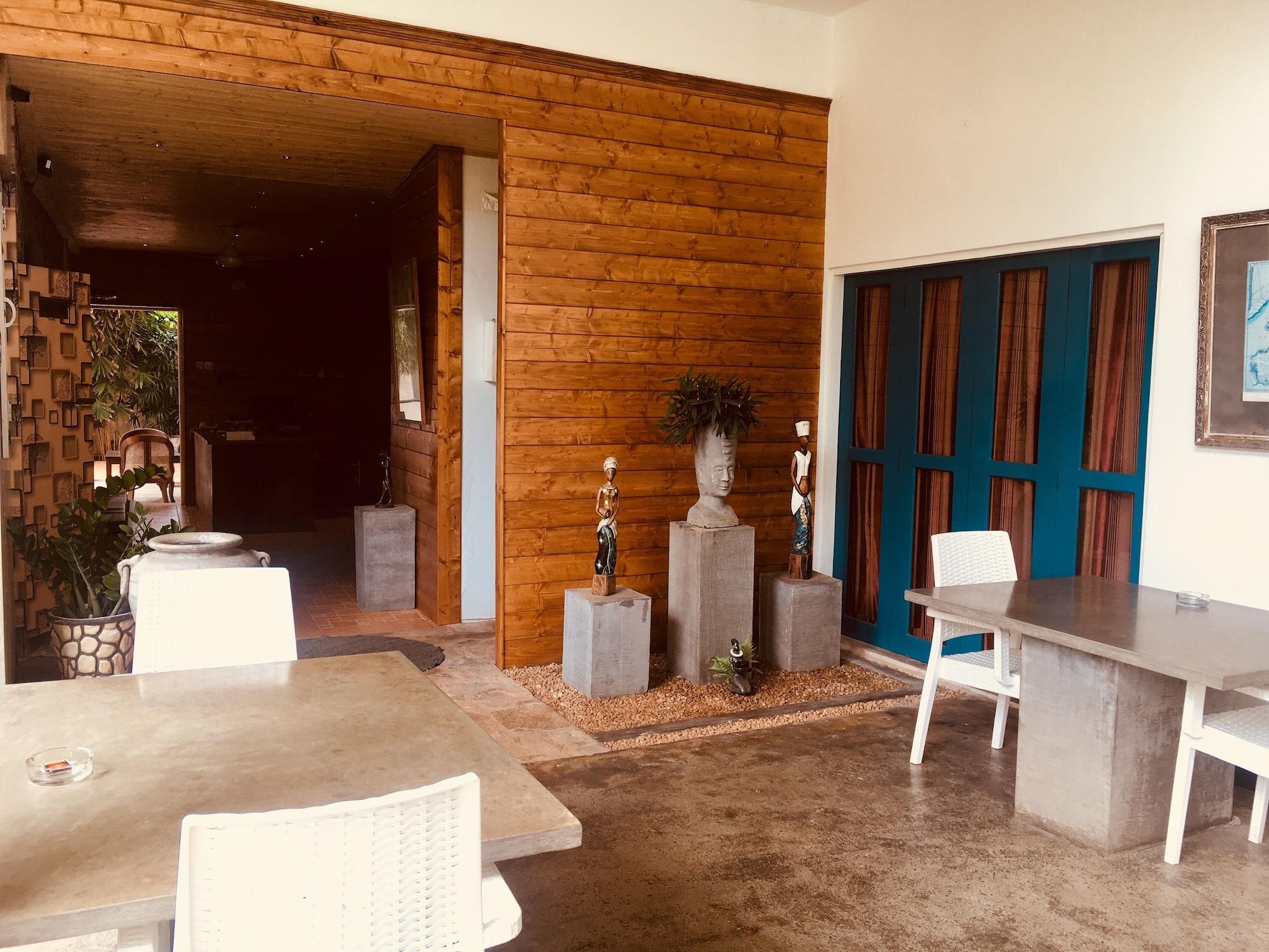 Vista Lobby Gomez Place