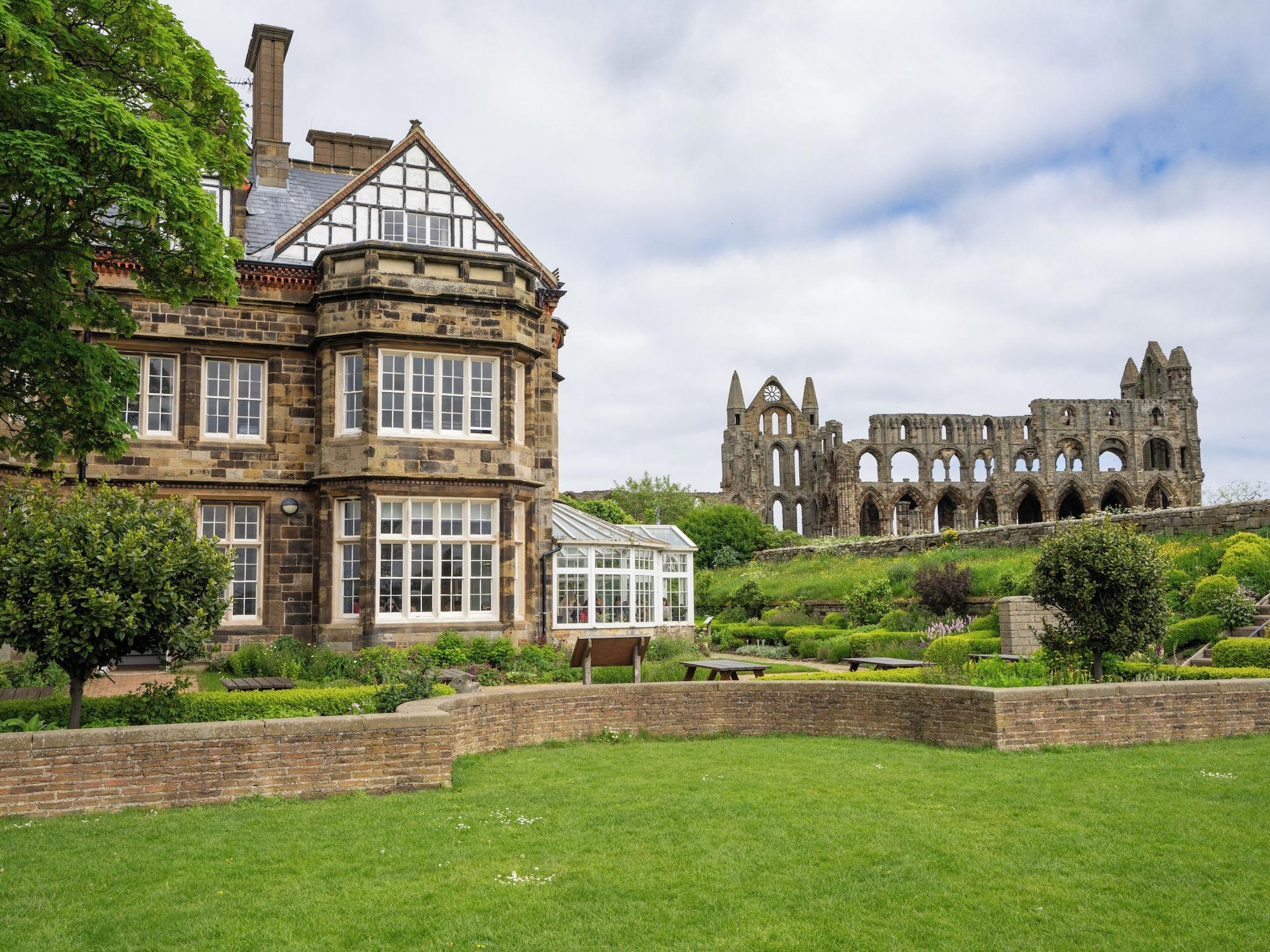 Vista Exterior YHA Whitby - Hostel