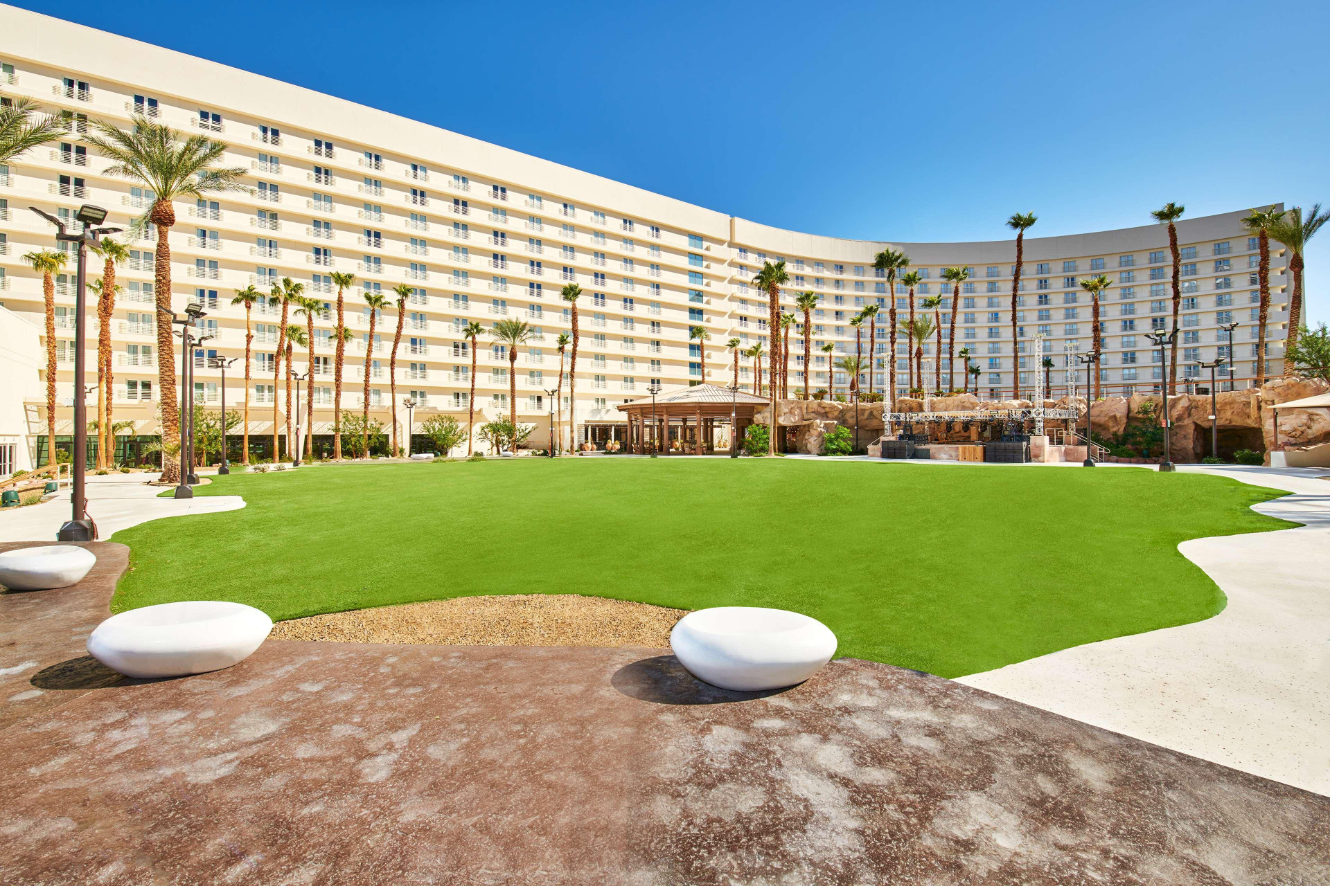 Vista Exterior Virgin Hotels Las Vegas, Curio Collection by Hilton