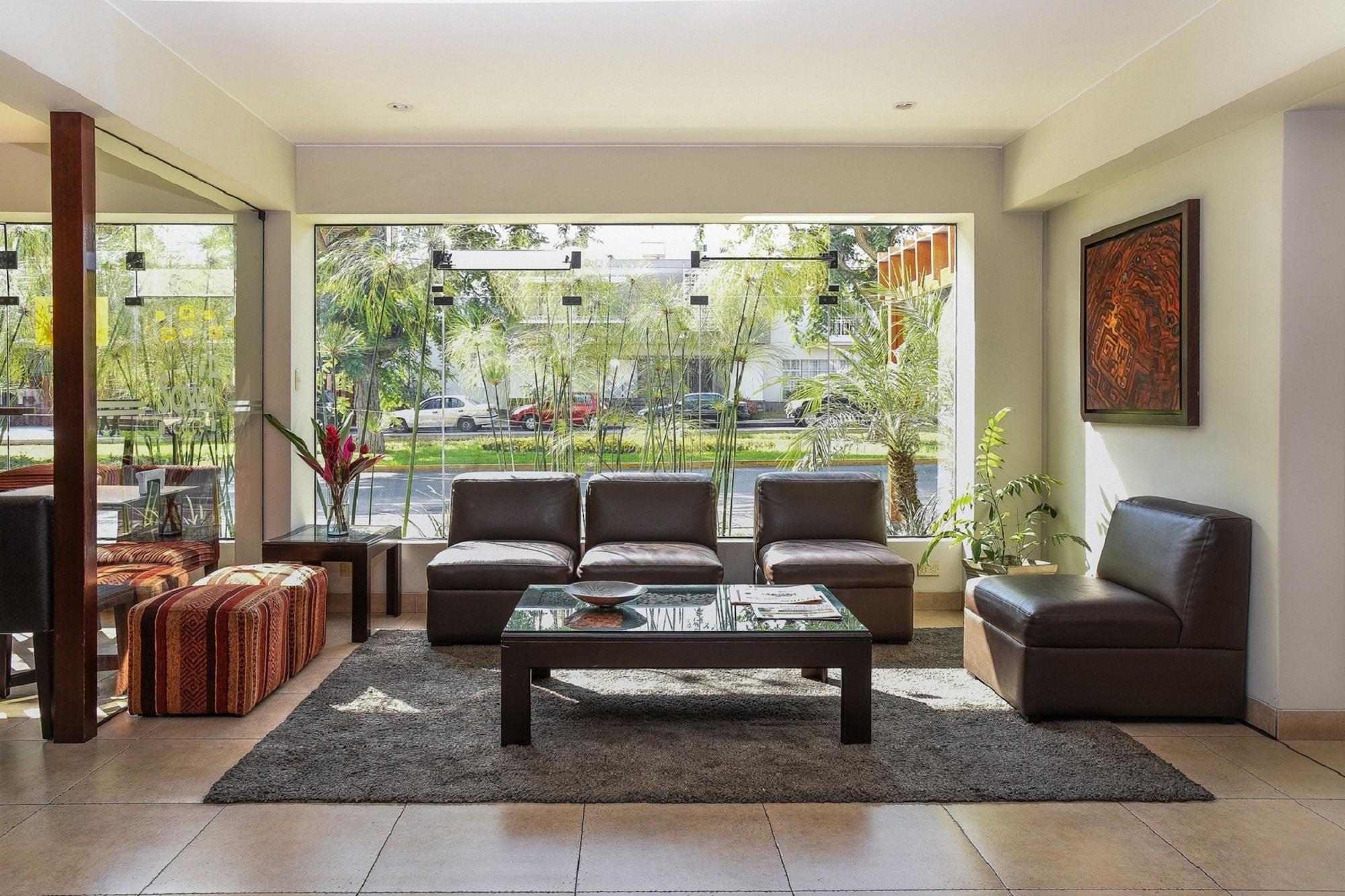 Vista Lobby Girasoles Hotel