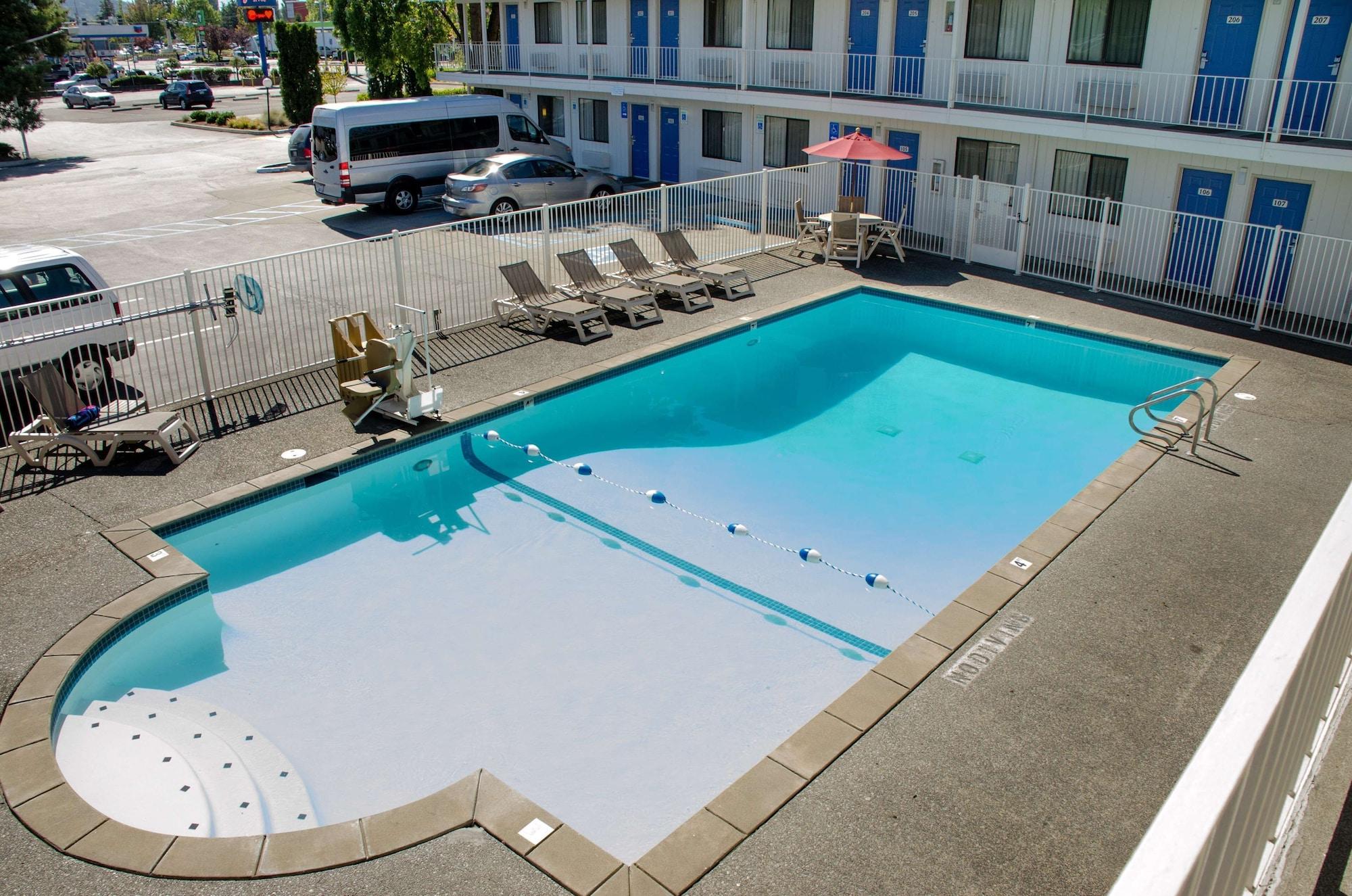 Vista Piscina Motel 6 Tacoma, WA - Fife
