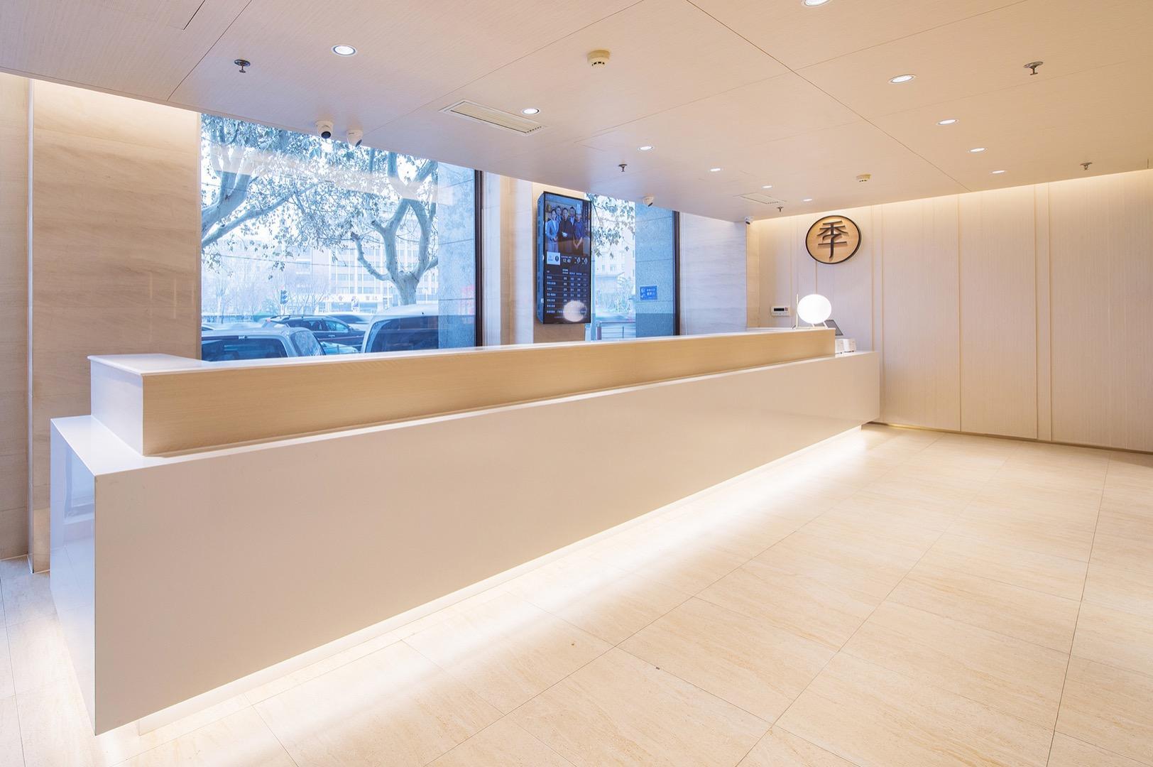 Vista Lobby Hanting Hotel (Dalian Qingniwa Bridge)