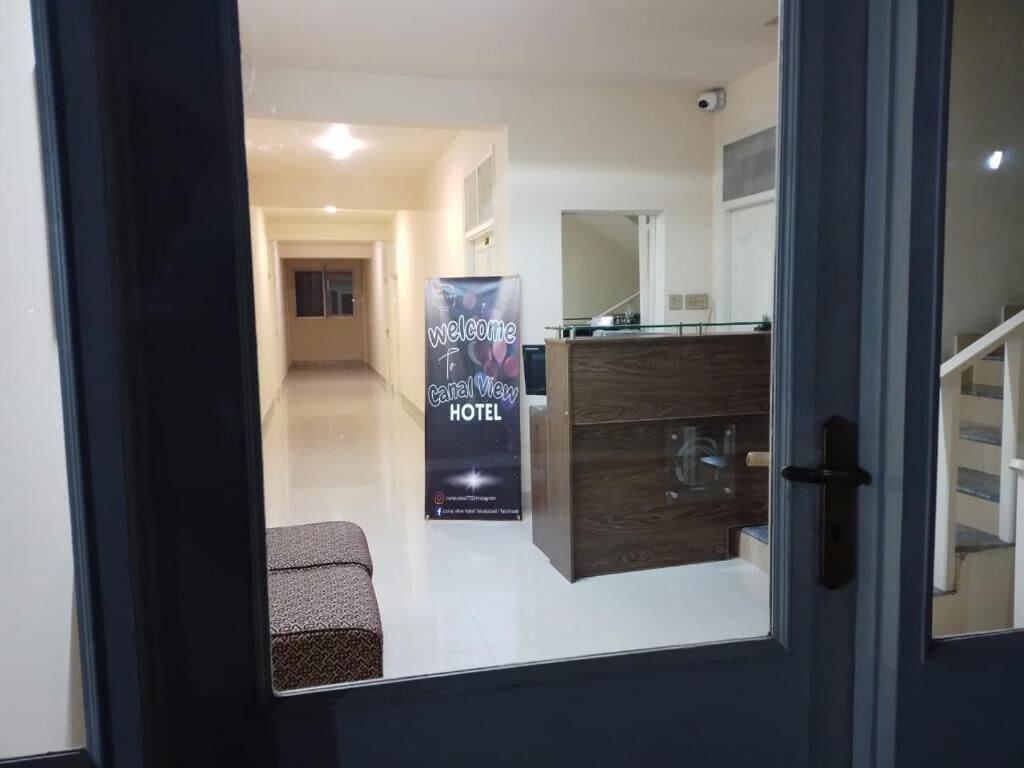 Vista Lobby Canal View Hotel