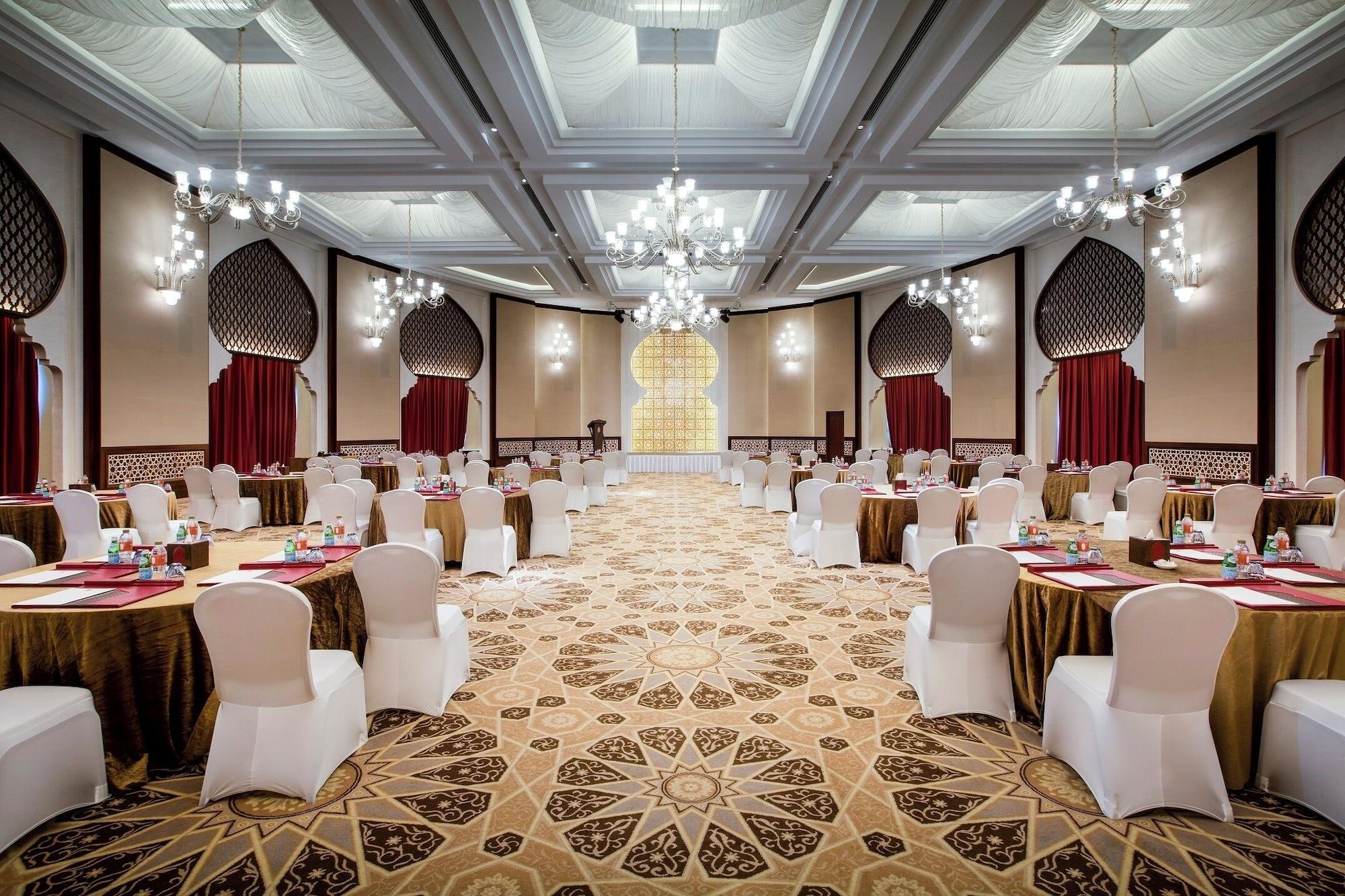 Sala de Reuniones Bab Al Qasr Residence