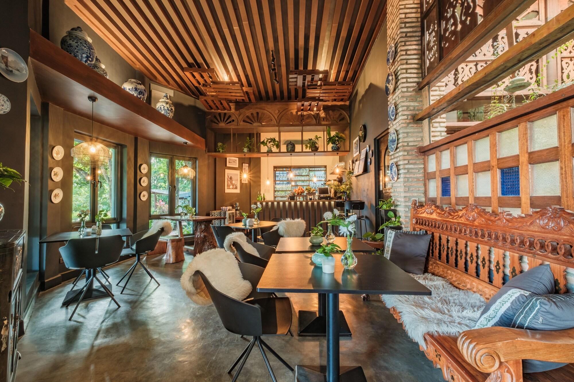 Bar/Salón Nuuk Taal Lake