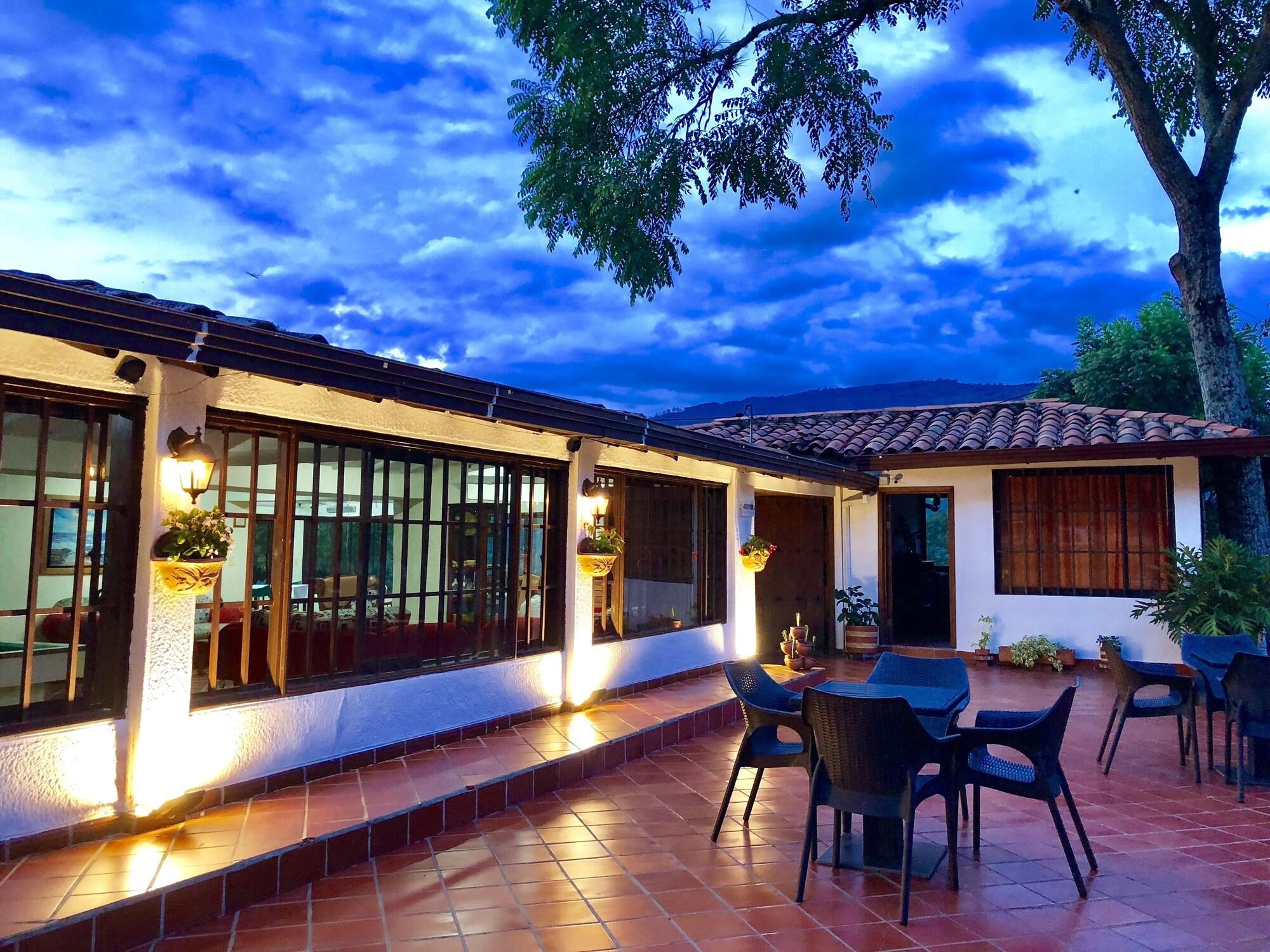 Vista Exterior Hotel Casa De Campo La Trinidad