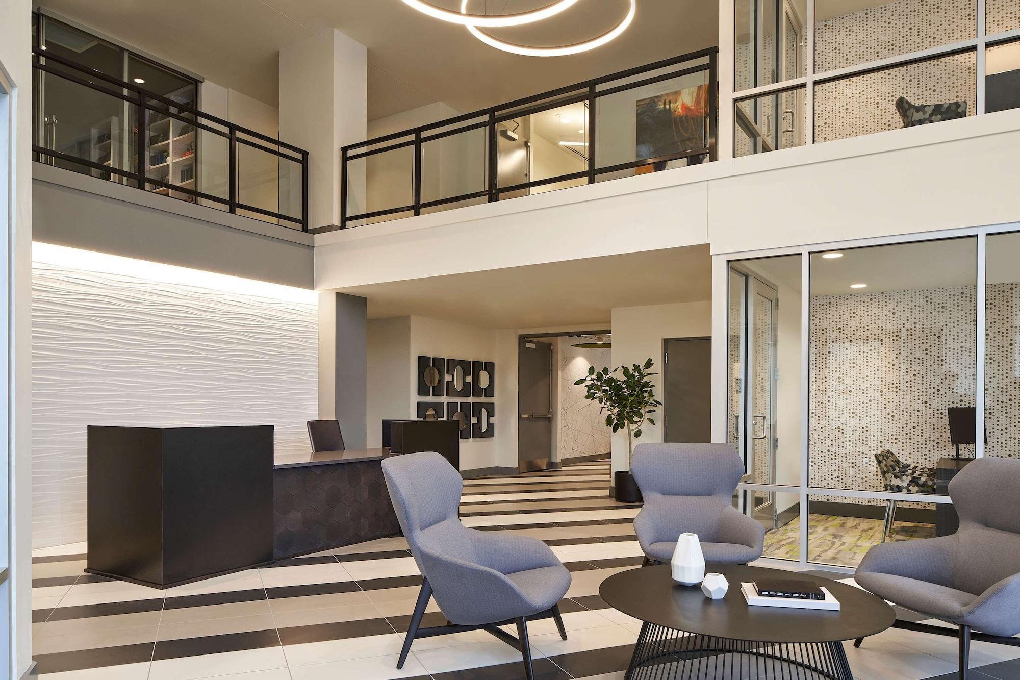 Vista Lobby Sentral Sobro
