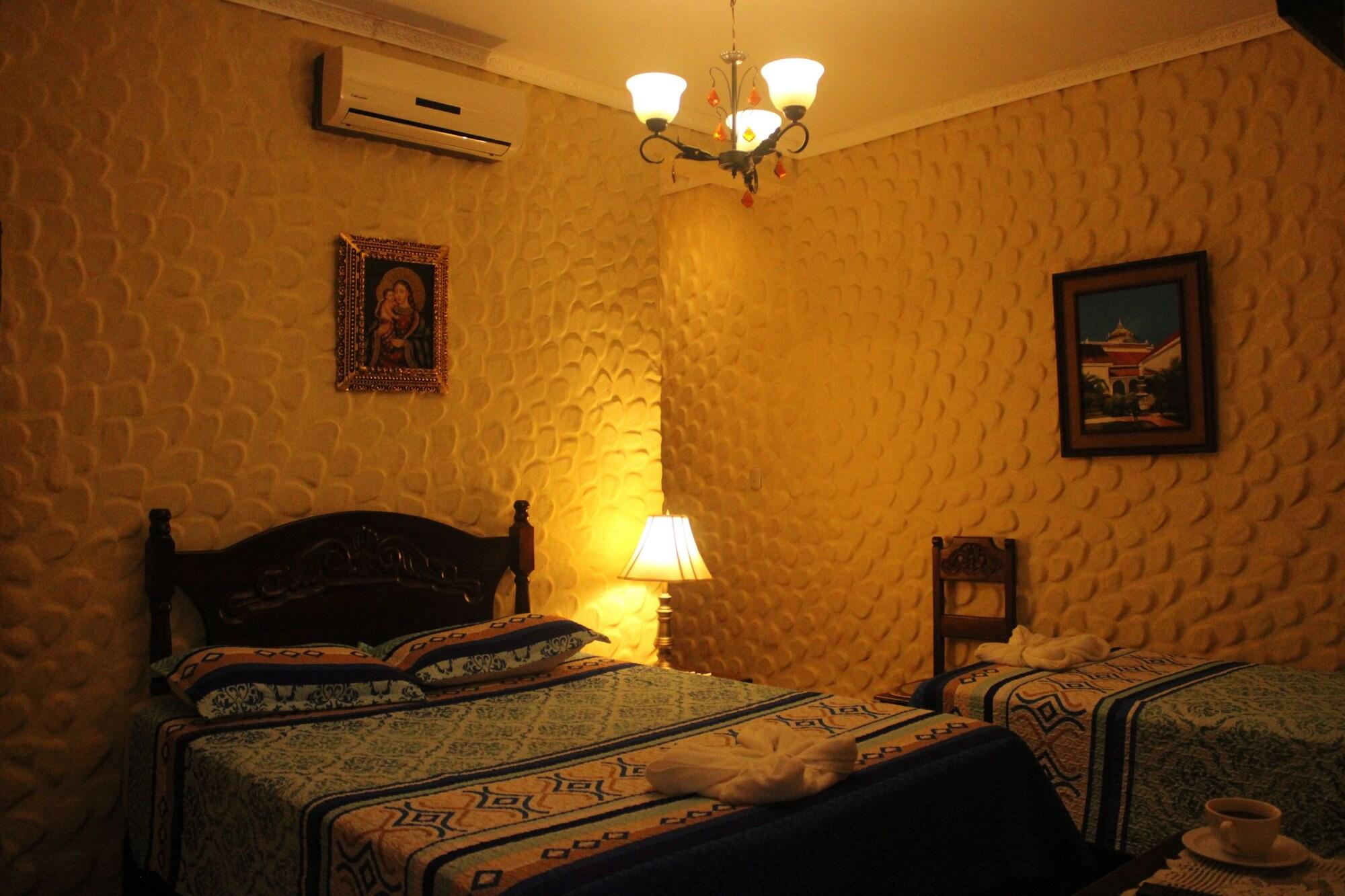 Varios Hotel Caxa Real